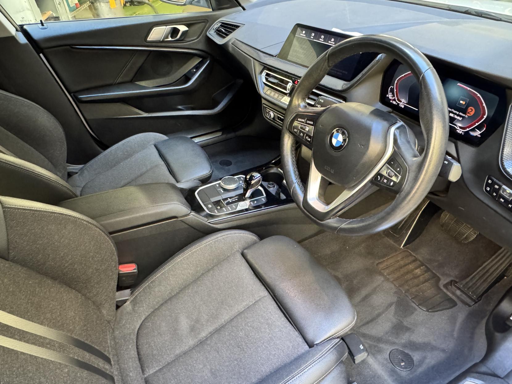 BMW 2 Series Gran Coupe 1.5 218i Sport (LCP) Saloon 4dr Petrol DCT Euro 6 (s/s) (136 ps)