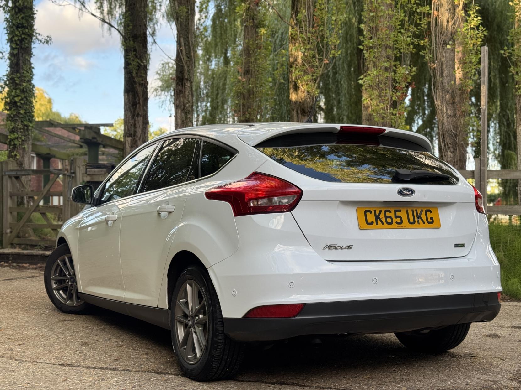 Ford Focus 1.0T EcoBoost Zetec Hatchback 5dr Petrol Manual Euro 6 (s/s) (125 ps)