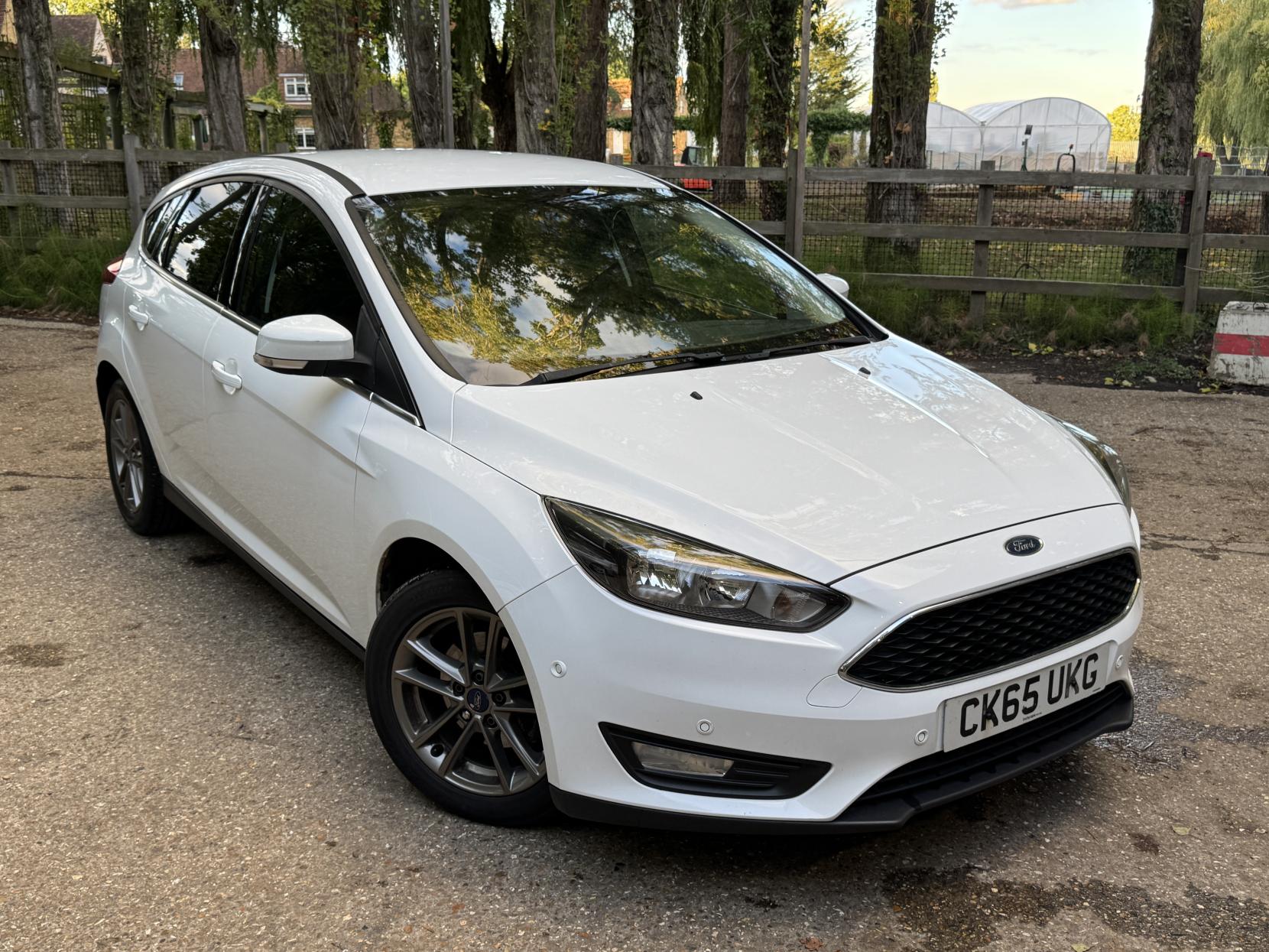 Ford Focus 1.0T EcoBoost Zetec Hatchback 5dr Petrol Manual Euro 6 (s/s) (125 ps)