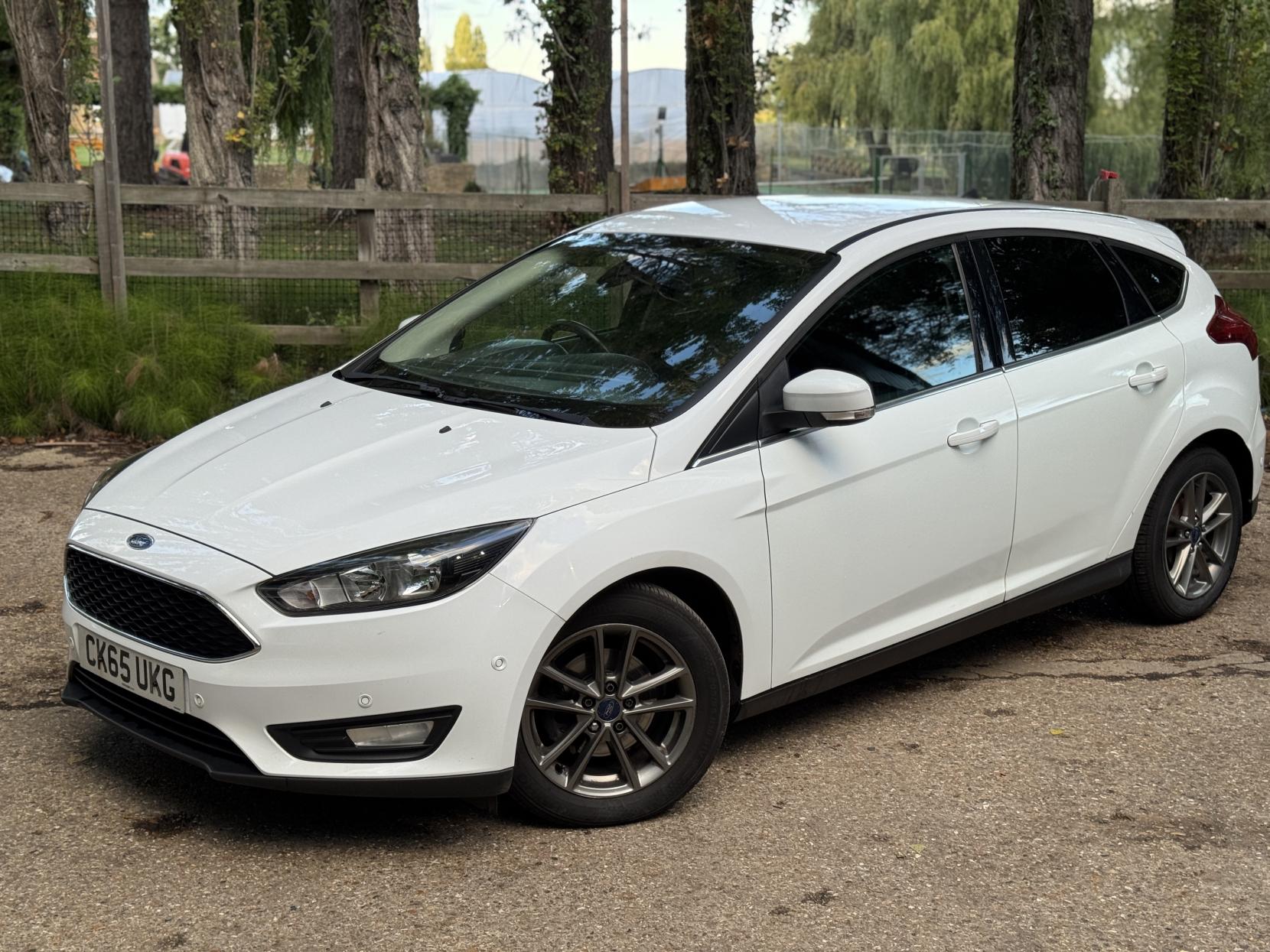 Ford Focus 1.0T EcoBoost Zetec Hatchback 5dr Petrol Manual Euro 6 (s/s) (125 ps)