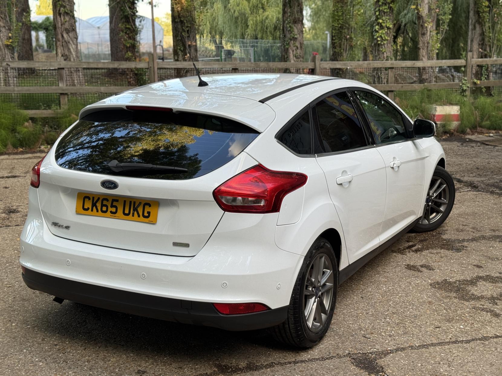 Ford Focus 1.0T EcoBoost Zetec Hatchback 5dr Petrol Manual Euro 6 (s/s) (125 ps)