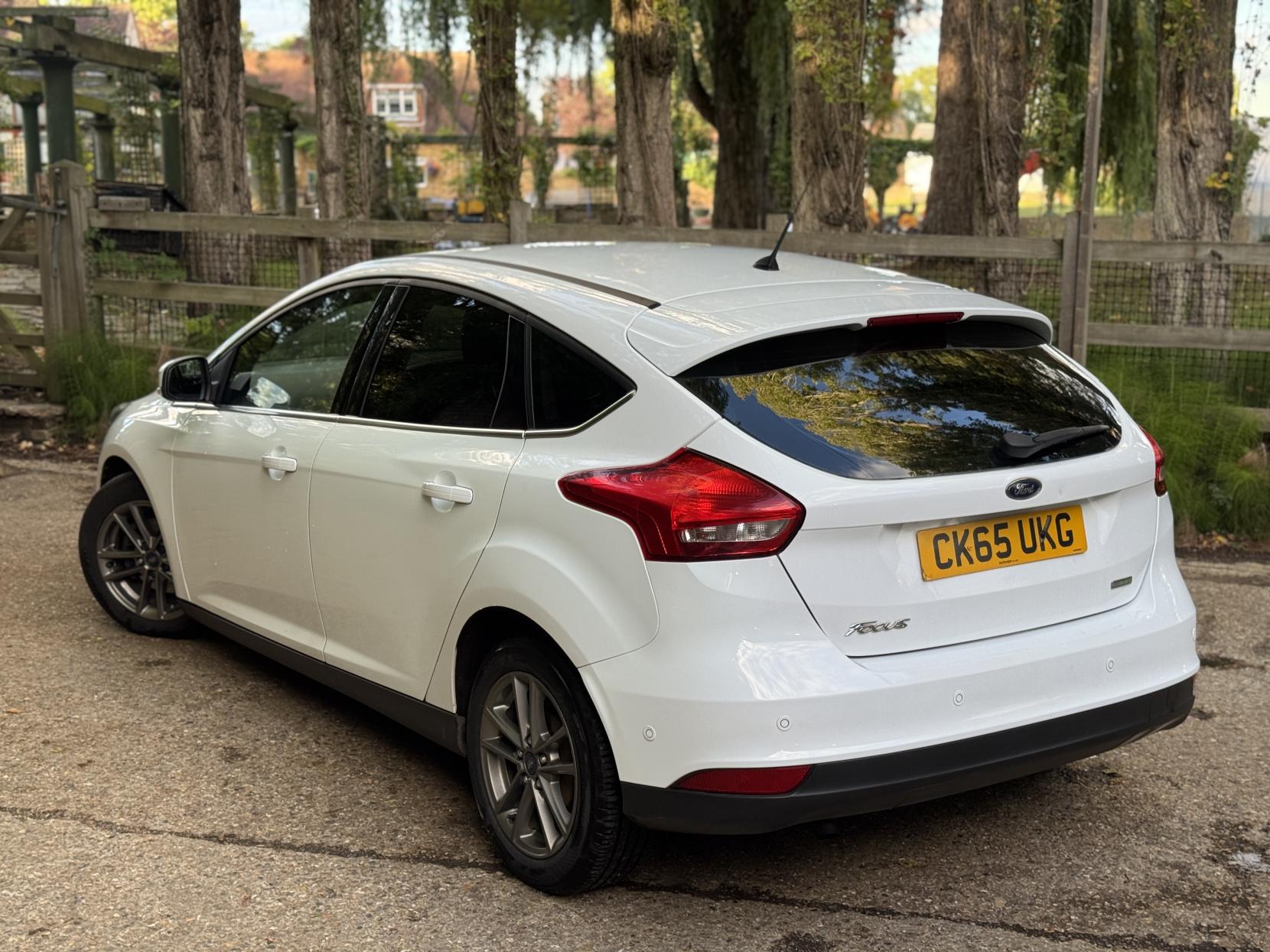 Ford Focus 1.0T EcoBoost Zetec Hatchback 5dr Petrol Manual Euro 6 (s/s) (125 ps)