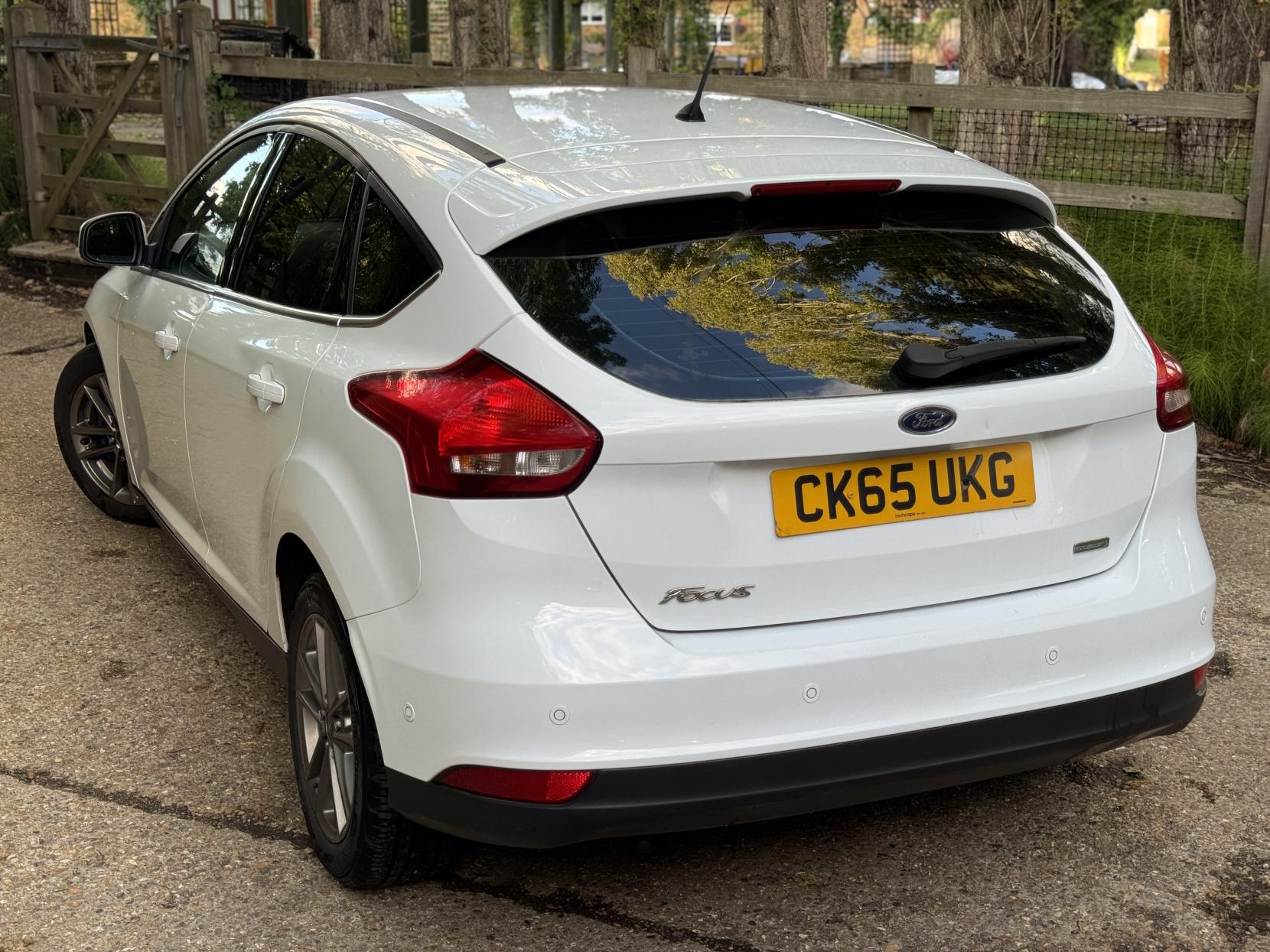 Ford Focus 1.0T EcoBoost Zetec Hatchback 5dr Petrol Manual Euro 6 (s/s) (125 ps)