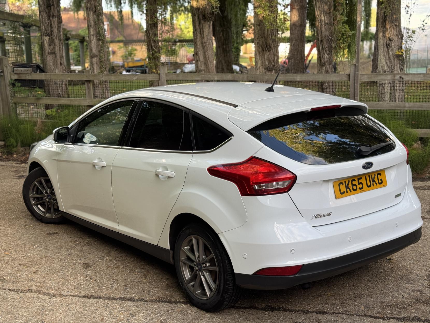 Ford Focus 1.0T EcoBoost Zetec Hatchback 5dr Petrol Manual Euro 6 (s/s) (125 ps)