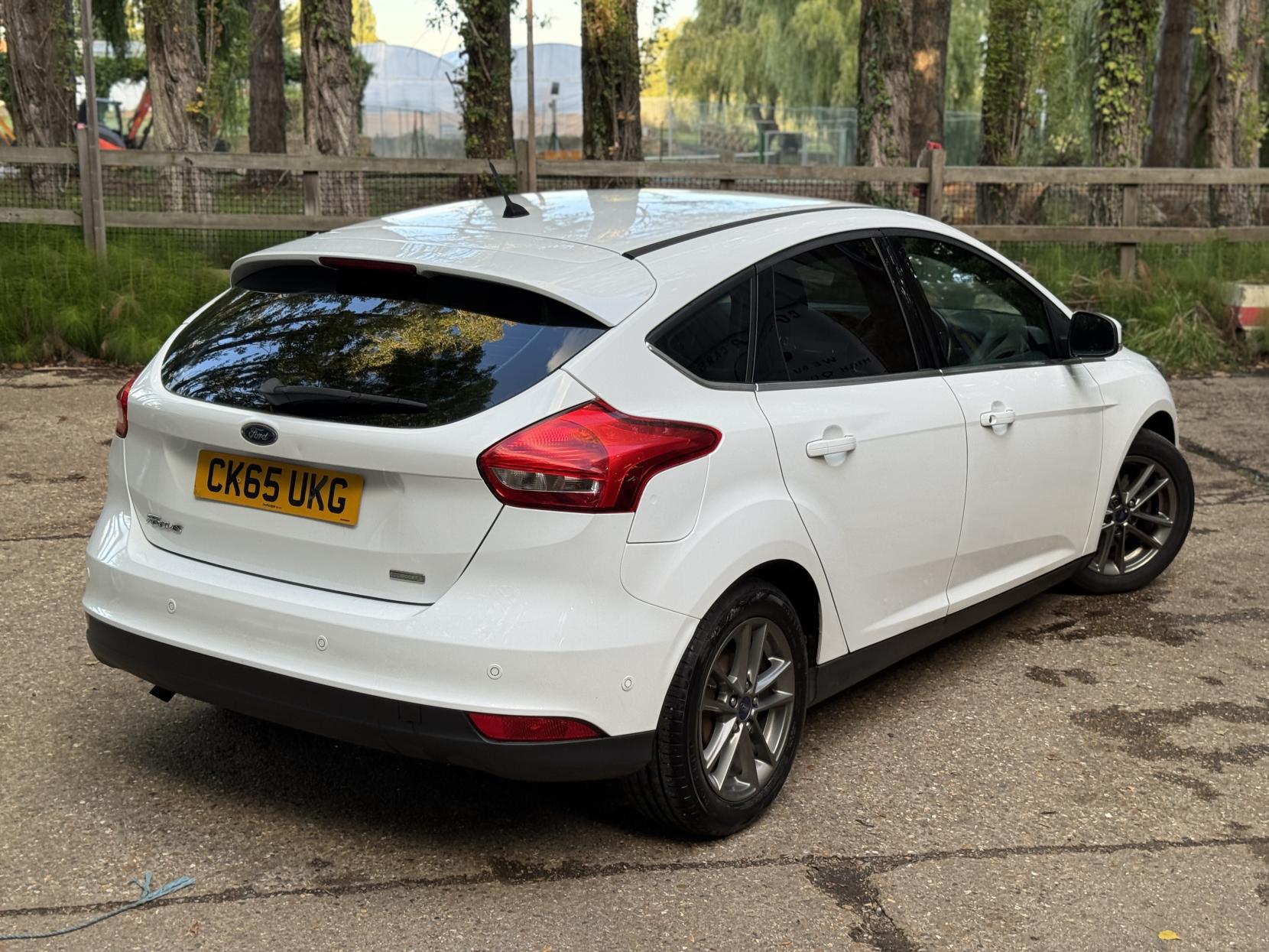 Ford Focus 1.0T EcoBoost Zetec Hatchback 5dr Petrol Manual Euro 6 (s/s) (125 ps)