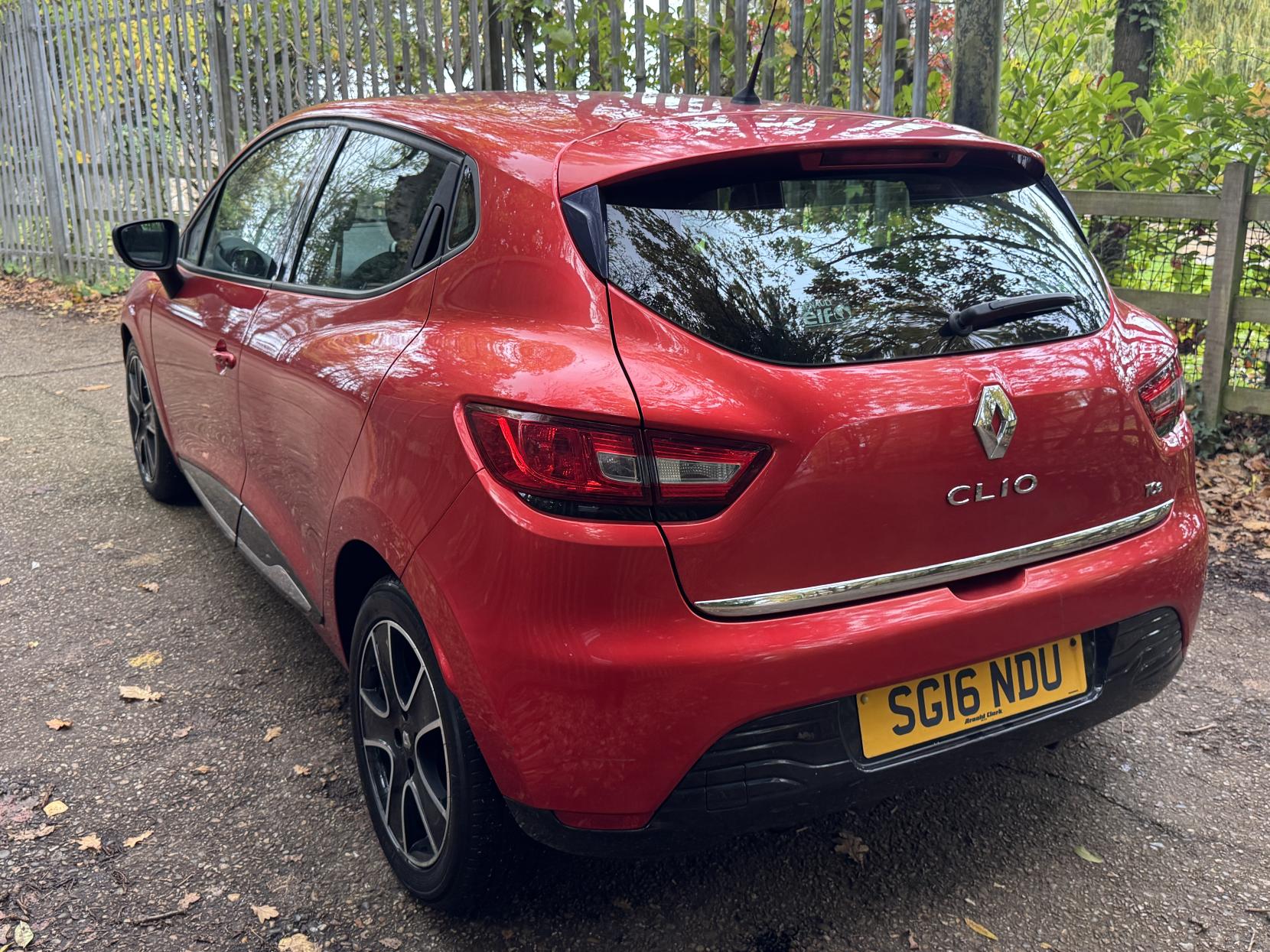 Renault Clio 0.9 TCe Dynamique Nav Hatchback 5dr Petrol Manual Euro 6 (s/s) (90 ps)