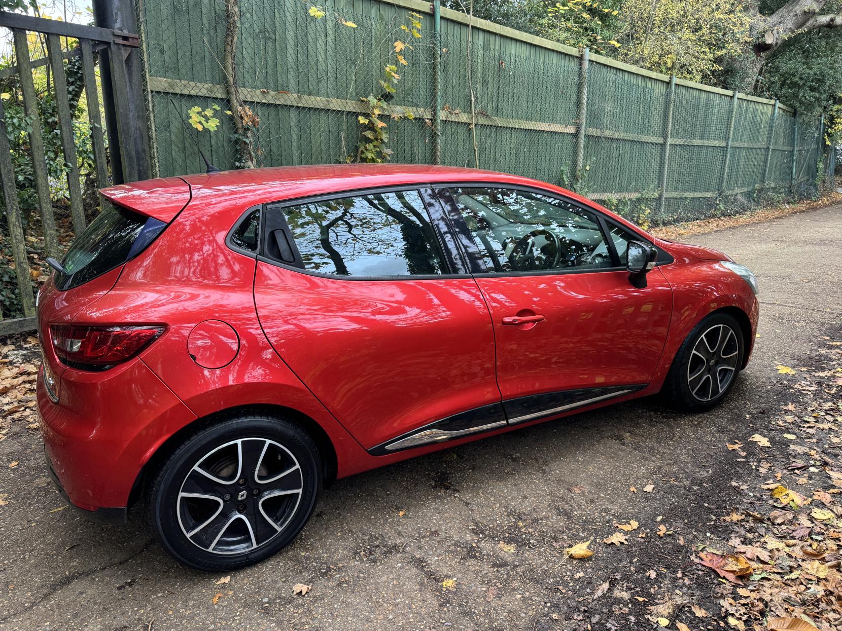 Renault Clio 0.9 TCe Dynamique Nav Hatchback 5dr Petrol Manual Euro 6 (s/s) (90 ps)