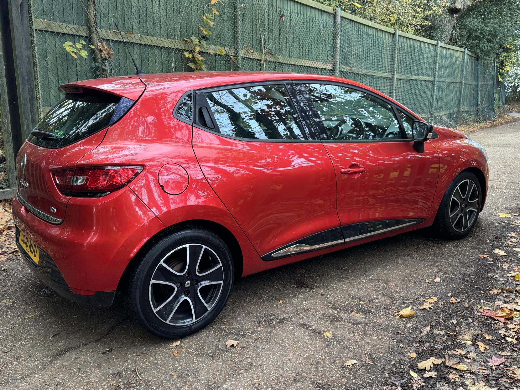 Renault Clio 0.9 TCe Dynamique Nav Hatchback 5dr Petrol Manual Euro 6 (s/s) (90 ps)