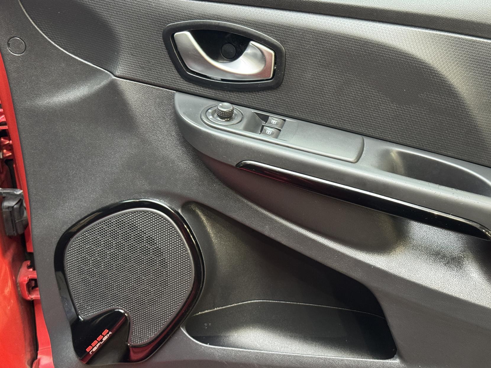 Renault Clio 0.9 TCe Dynamique Nav Hatchback 5dr Petrol Manual Euro 6 (s/s) (90 ps)