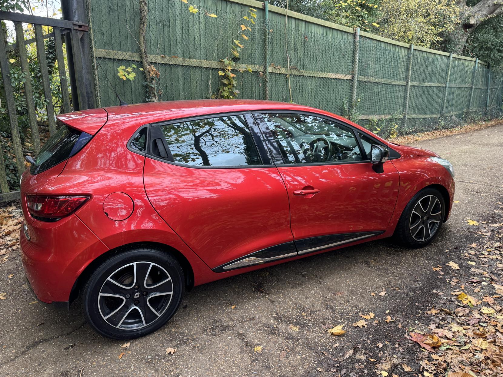 Renault Clio 0.9 TCe Dynamique Nav Hatchback 5dr Petrol Manual Euro 6 (s/s) (90 ps)