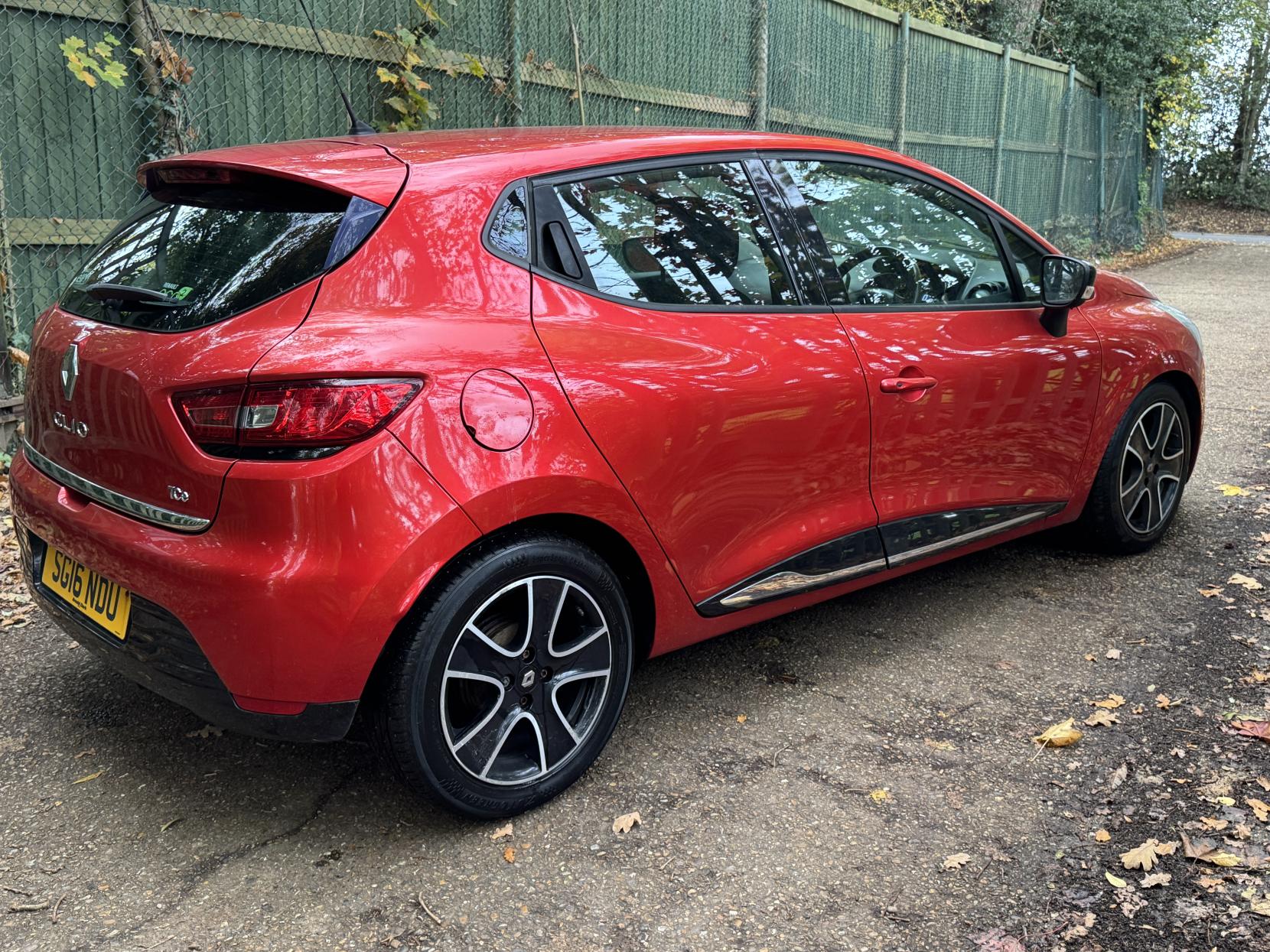 Renault Clio 0.9 TCe Dynamique Nav Hatchback 5dr Petrol Manual Euro 6 (s/s) (90 ps)