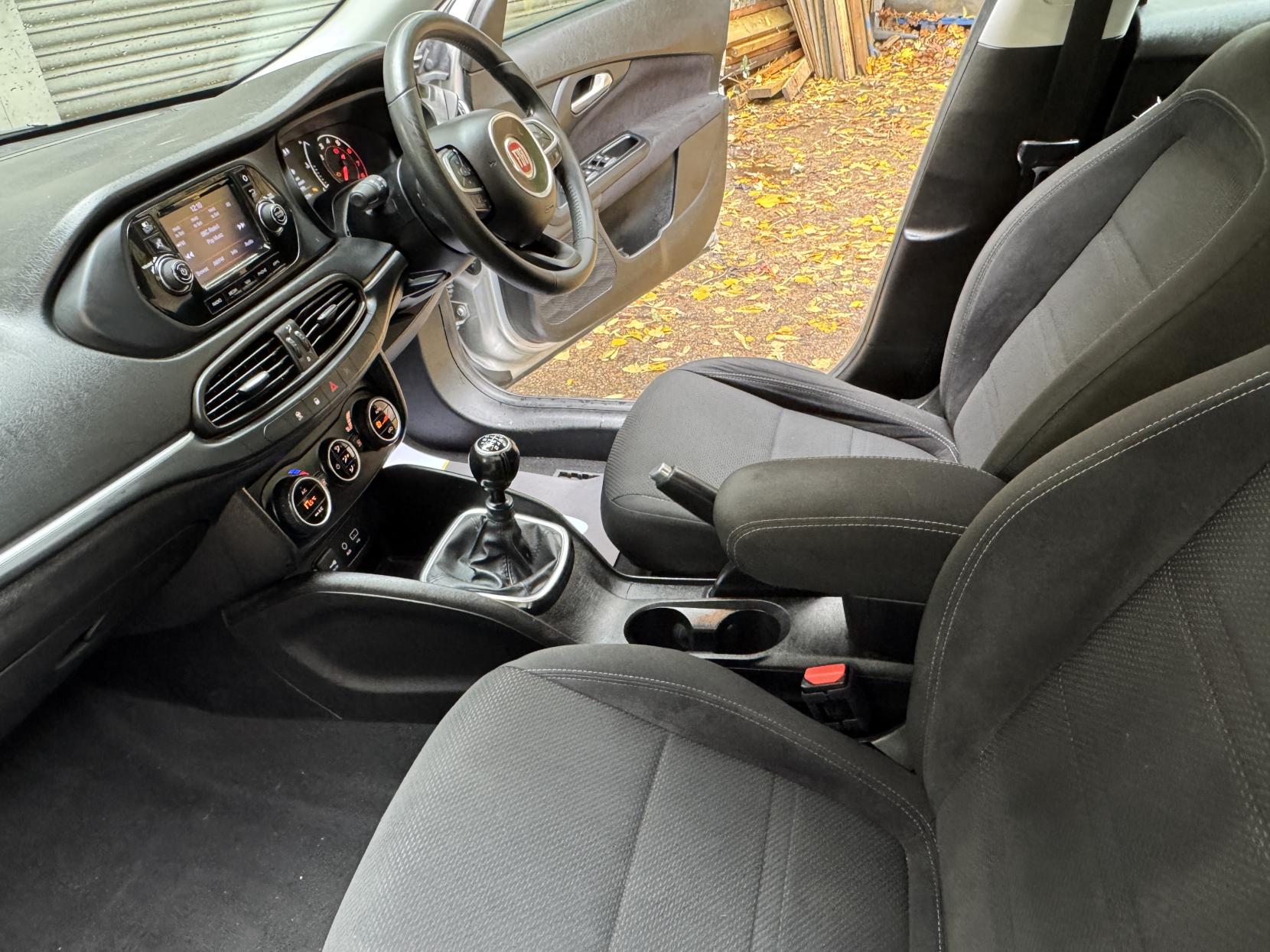 Fiat Tipo 1.4 MPI Lounge Hatchback 5dr Petrol Manual Euro 6 (95 ps)
