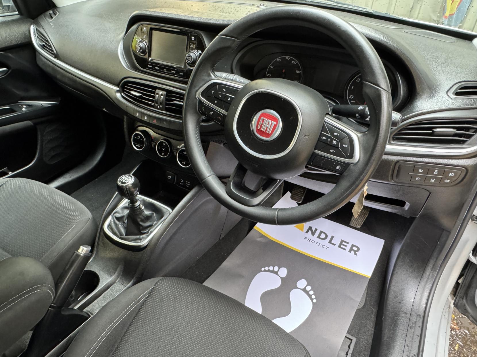 Fiat Tipo 1.4 MPI Lounge Hatchback 5dr Petrol Manual Euro 6 (95 ps)