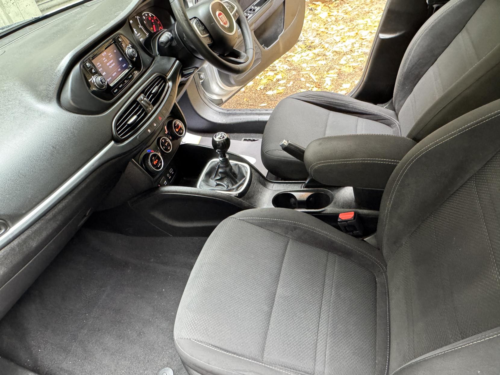 Fiat Tipo 1.4 MPI Lounge Hatchback 5dr Petrol Manual Euro 6 (95 ps)