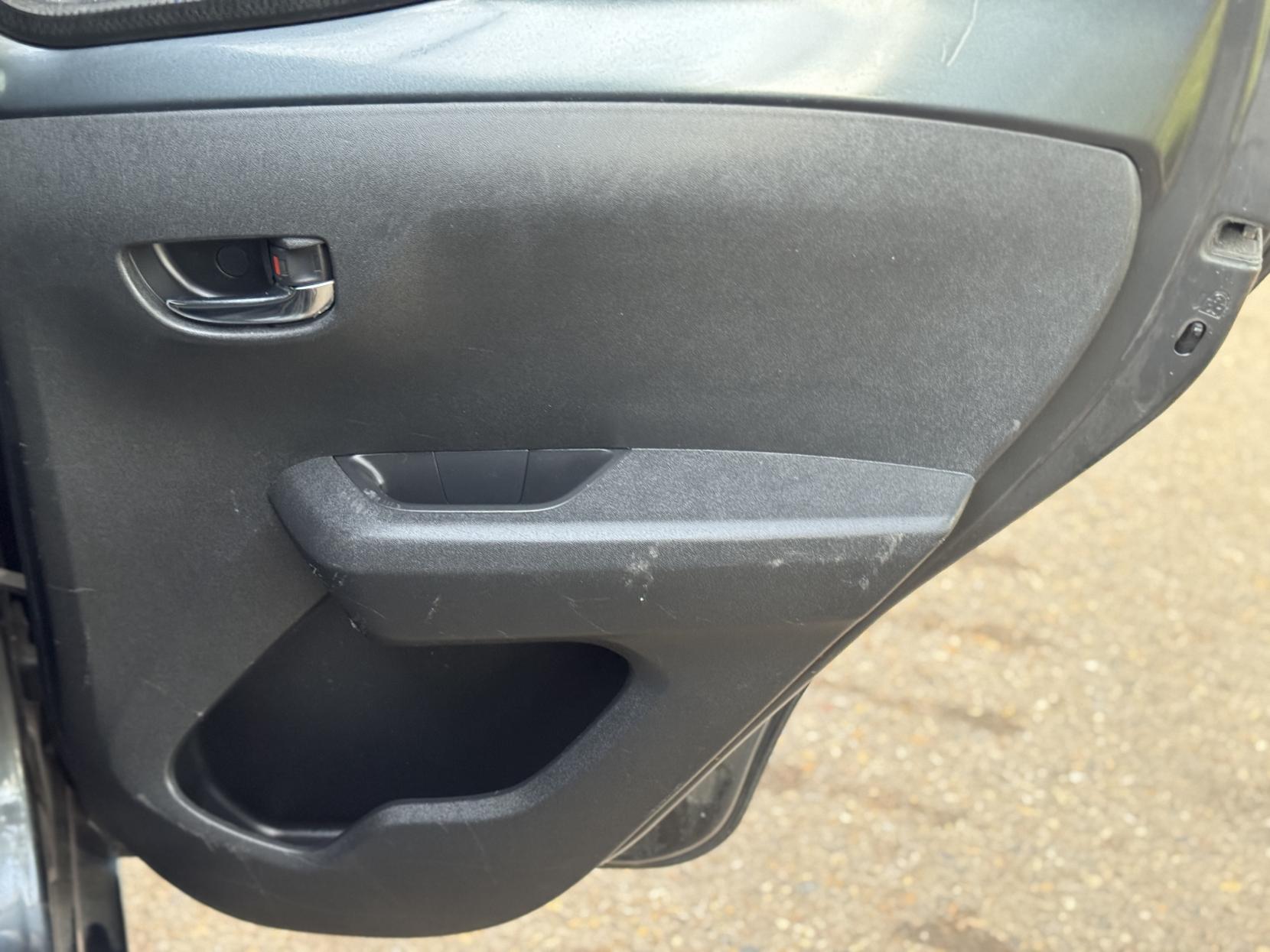 Toyota AYGO 1.0 VVT-i x-trend Hatchback 5dr Petrol Manual Euro 6 (71 ps)