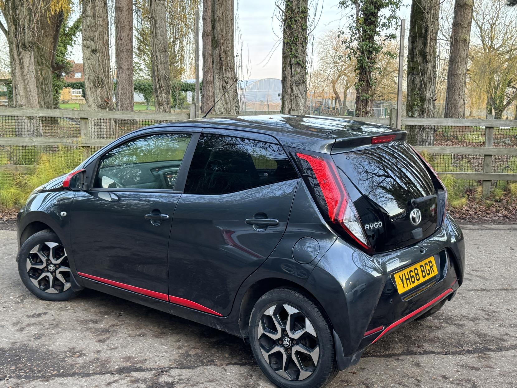 Toyota AYGO 1.0 VVT-i x-trend Hatchback 5dr Petrol Manual Euro 6 (71 ps)