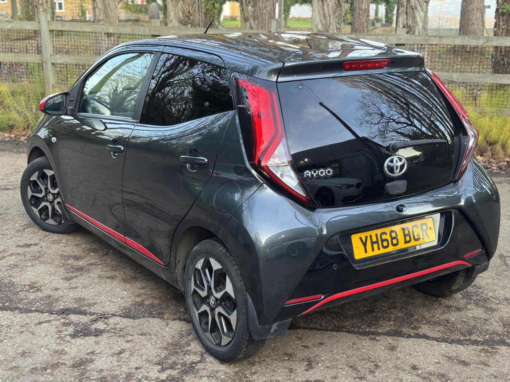 Toyota AYGO 1.0 VVT-i x-trend Hatchback 5dr Petrol Manual Euro 6 (71 ps)