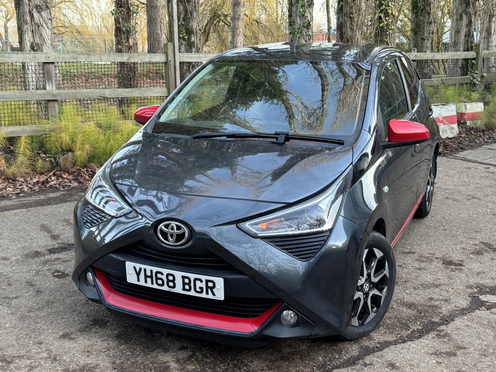 Toyota AYGO 1.0 VVT-i x-trend Hatchback 5dr Petrol Manual Euro 6 (71 ps)