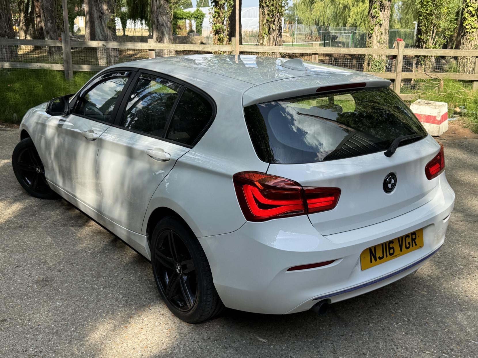 BMW 1 Series 1.5 118i Sport Hatchback 5dr Petrol Manual Euro 6 (s/s) (136 ps)