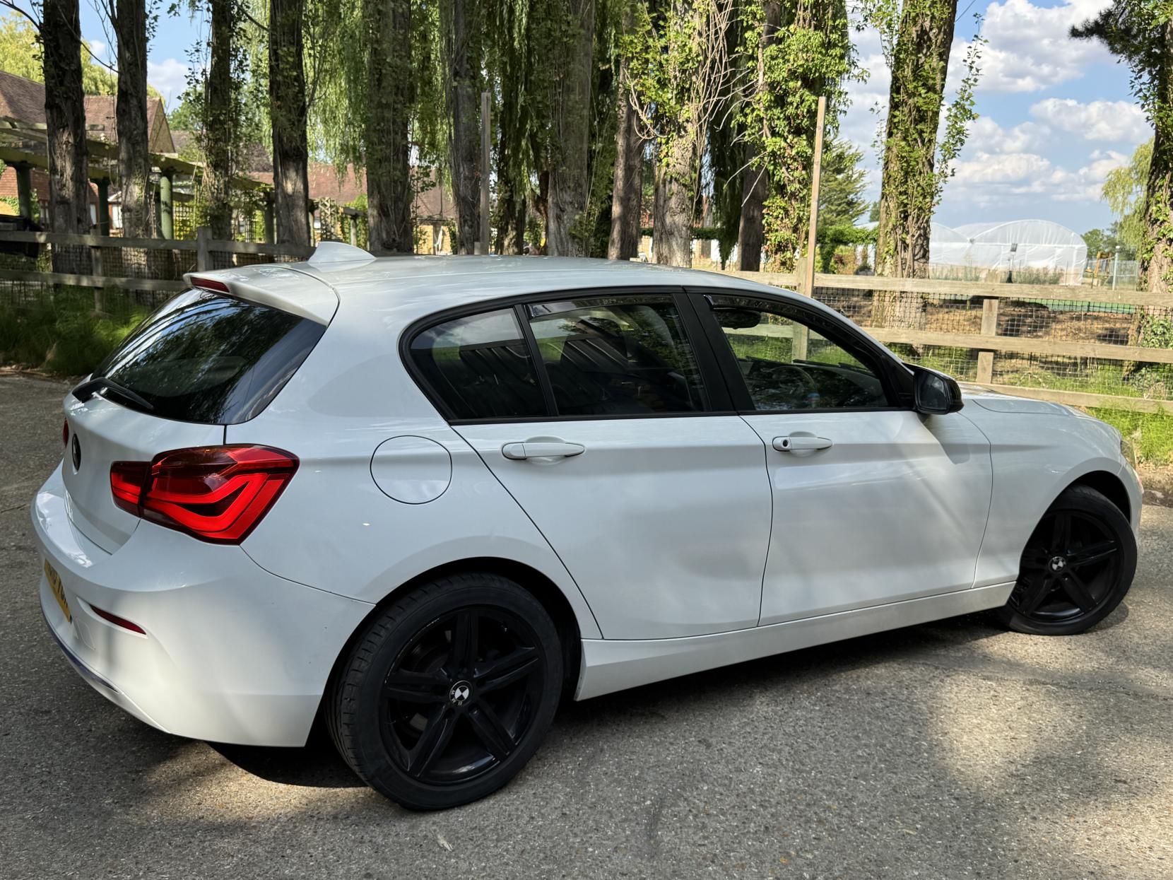 BMW 1 Series 1.5 118i Sport Hatchback 5dr Petrol Manual Euro 6 (s/s) (136 ps)