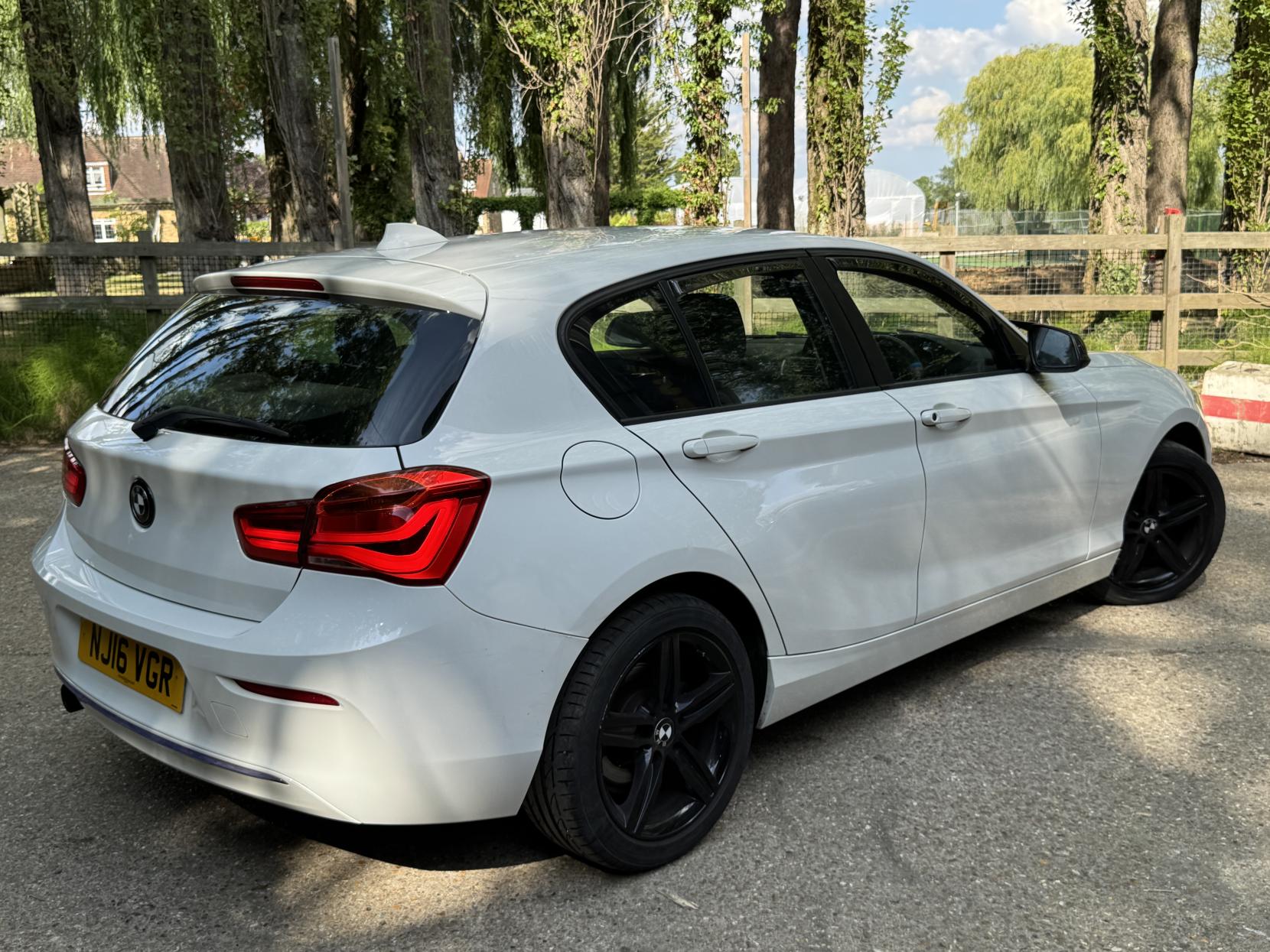 BMW 1 Series 1.5 118i Sport Hatchback 5dr Petrol Manual Euro 6 (s/s) (136 ps)