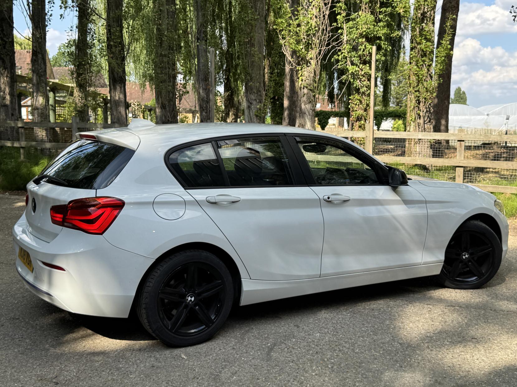 BMW 1 Series 1.5 118i Sport Hatchback 5dr Petrol Manual Euro 6 (s/s) (136 ps)