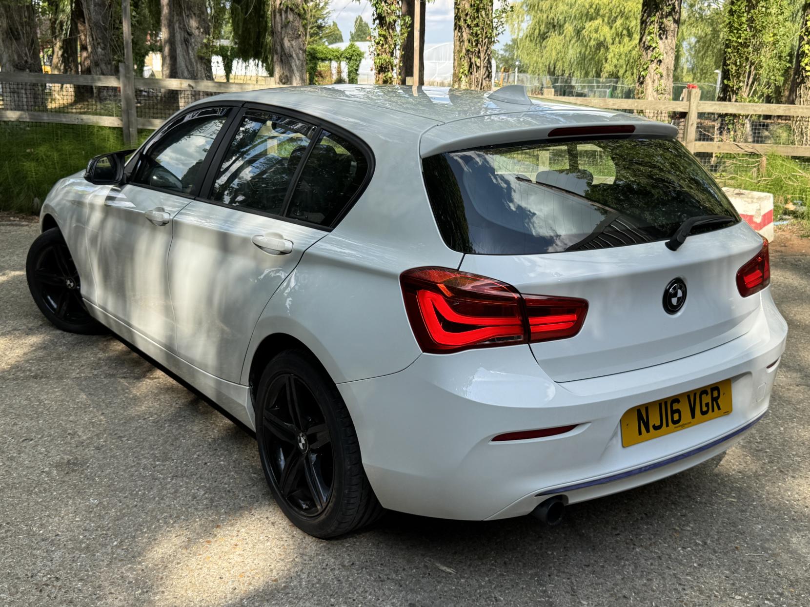 BMW 1 Series 1.5 118i Sport Hatchback 5dr Petrol Manual Euro 6 (s/s) (136 ps)