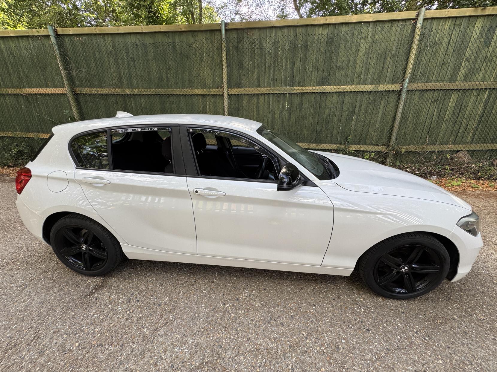 BMW 1 Series 1.5 118i Sport Hatchback 5dr Petrol Manual Euro 6 (s/s) (136 ps)