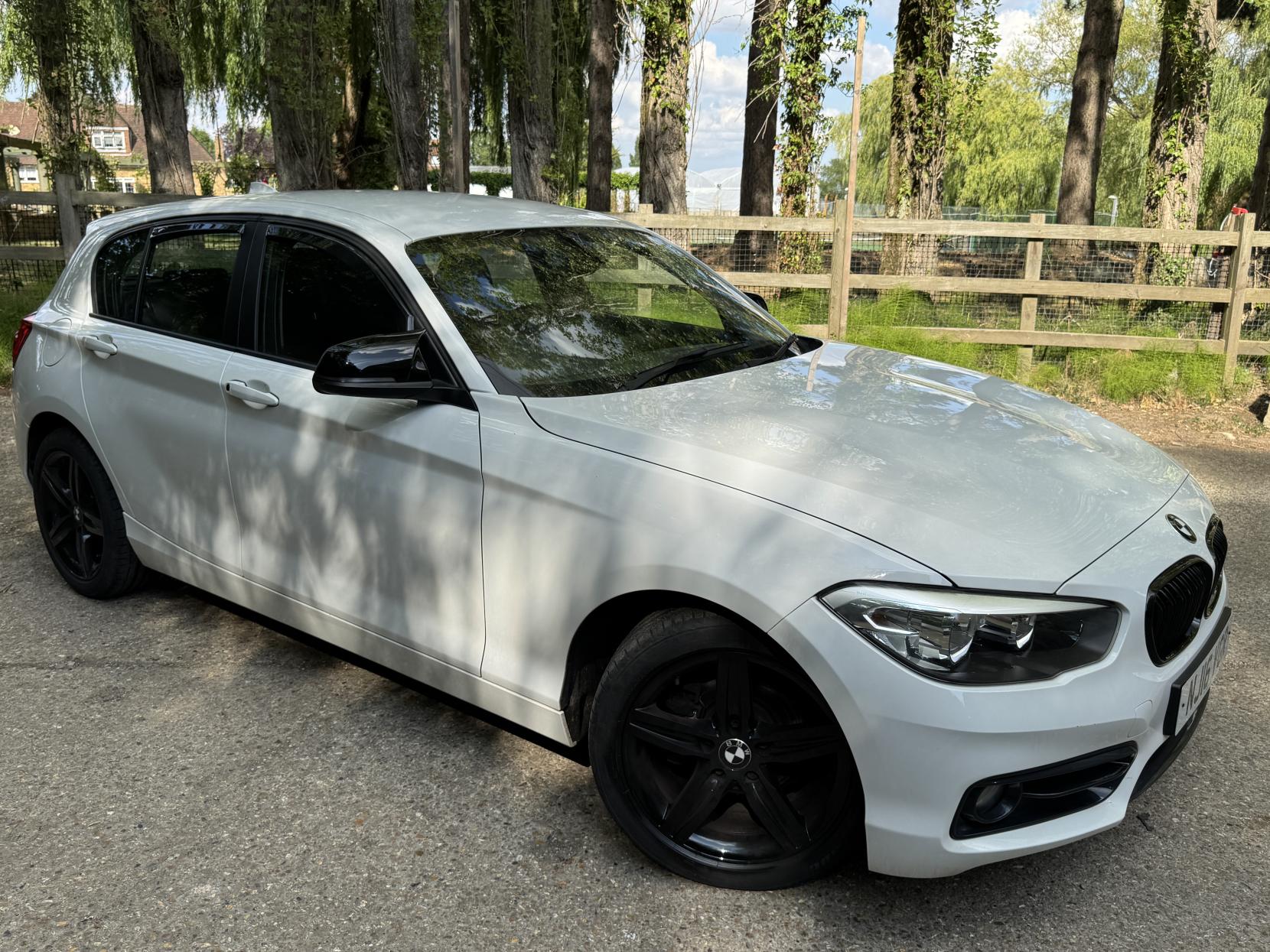 BMW 1 Series 1.5 118i Sport Hatchback 5dr Petrol Manual Euro 6 (s/s) (136 ps)