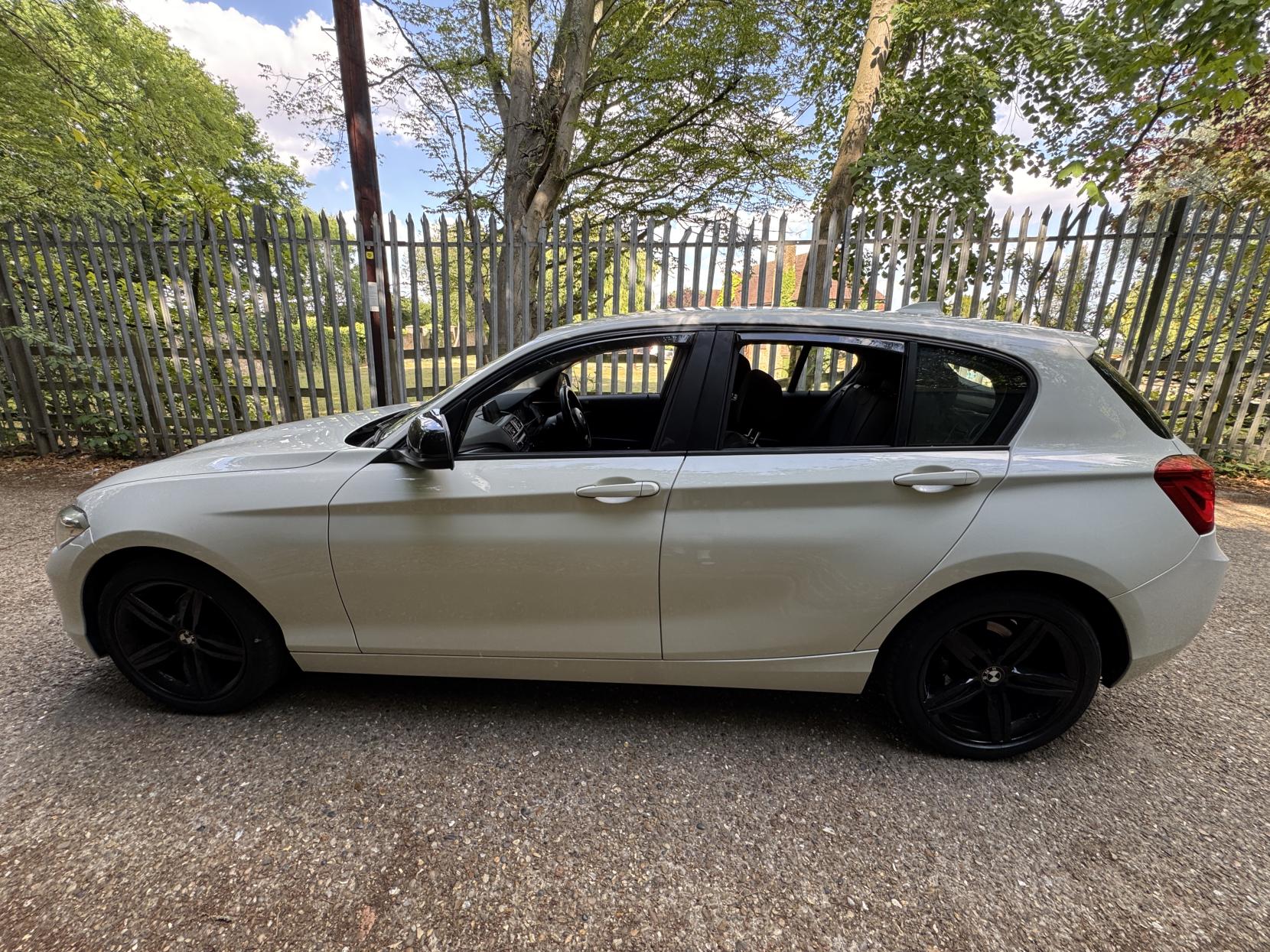 BMW 1 Series 1.5 118i Sport Hatchback 5dr Petrol Manual Euro 6 (s/s) (136 ps)