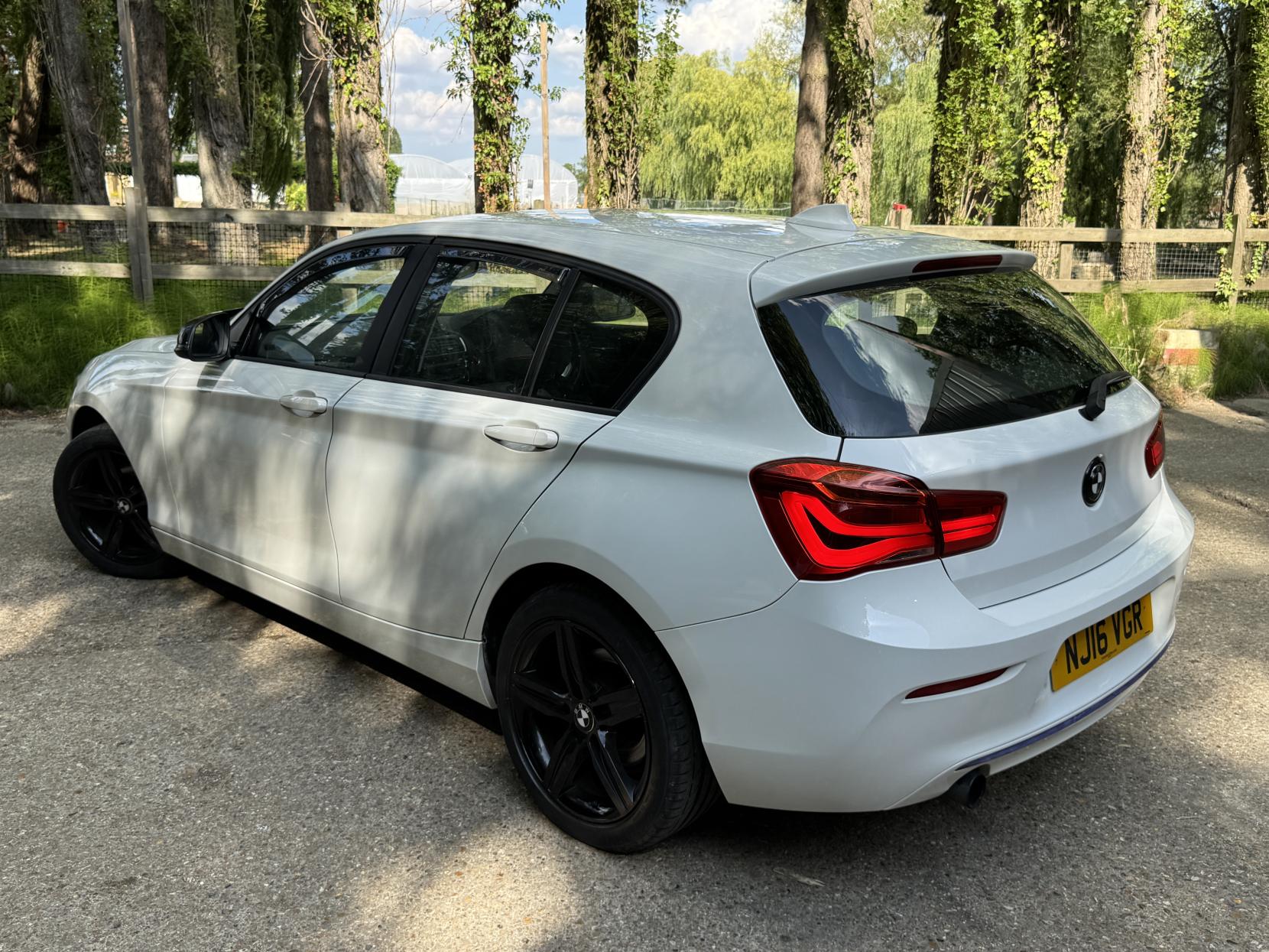 BMW 1 Series 1.5 118i Sport Hatchback 5dr Petrol Manual Euro 6 (s/s) (136 ps)