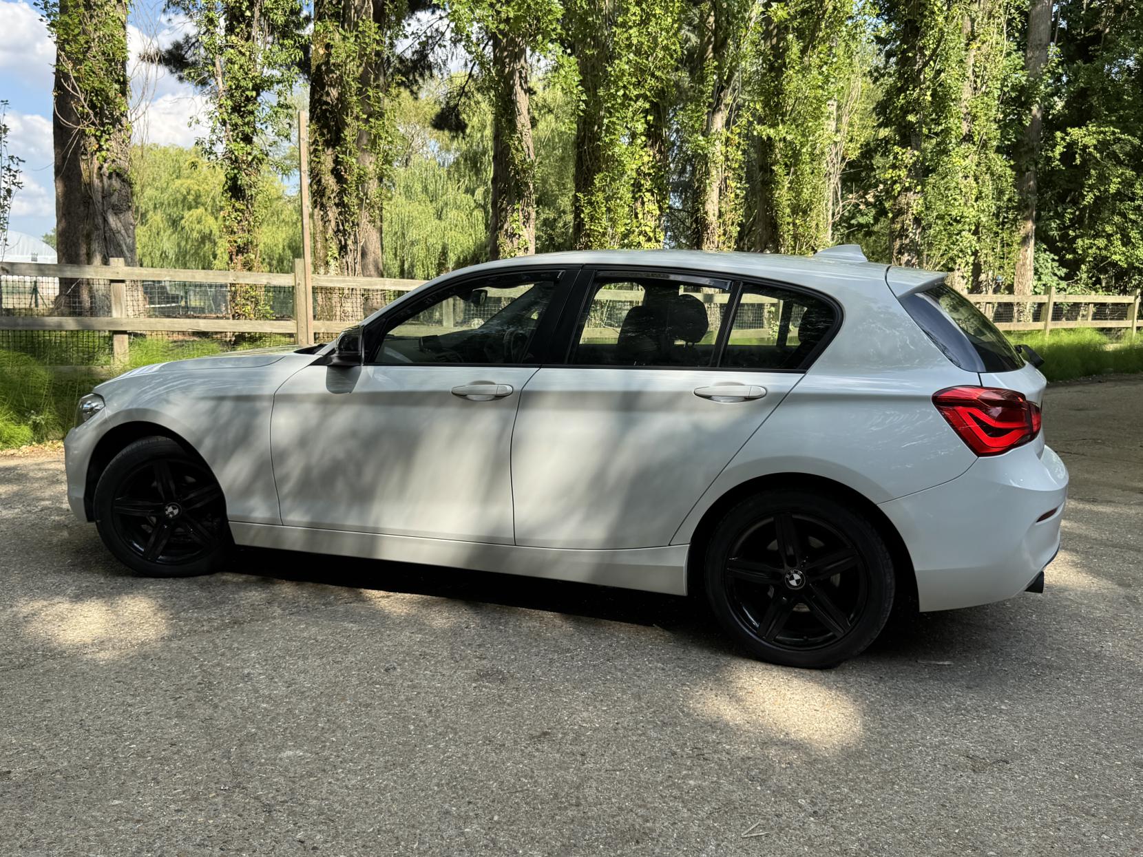 BMW 1 Series 1.5 118i Sport Hatchback 5dr Petrol Manual Euro 6 (s/s) (136 ps)