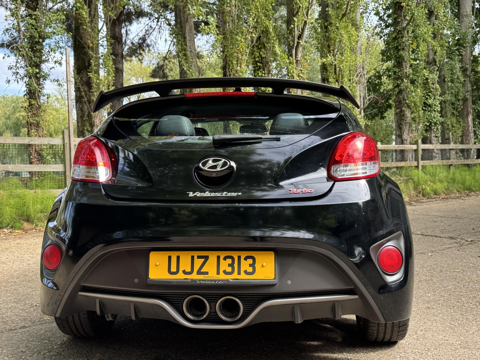 Hyundai Veloster 1.6 T-GDi Turbo SE Hatchback 4dr Petrol Manual Euro 5 (186 ps)