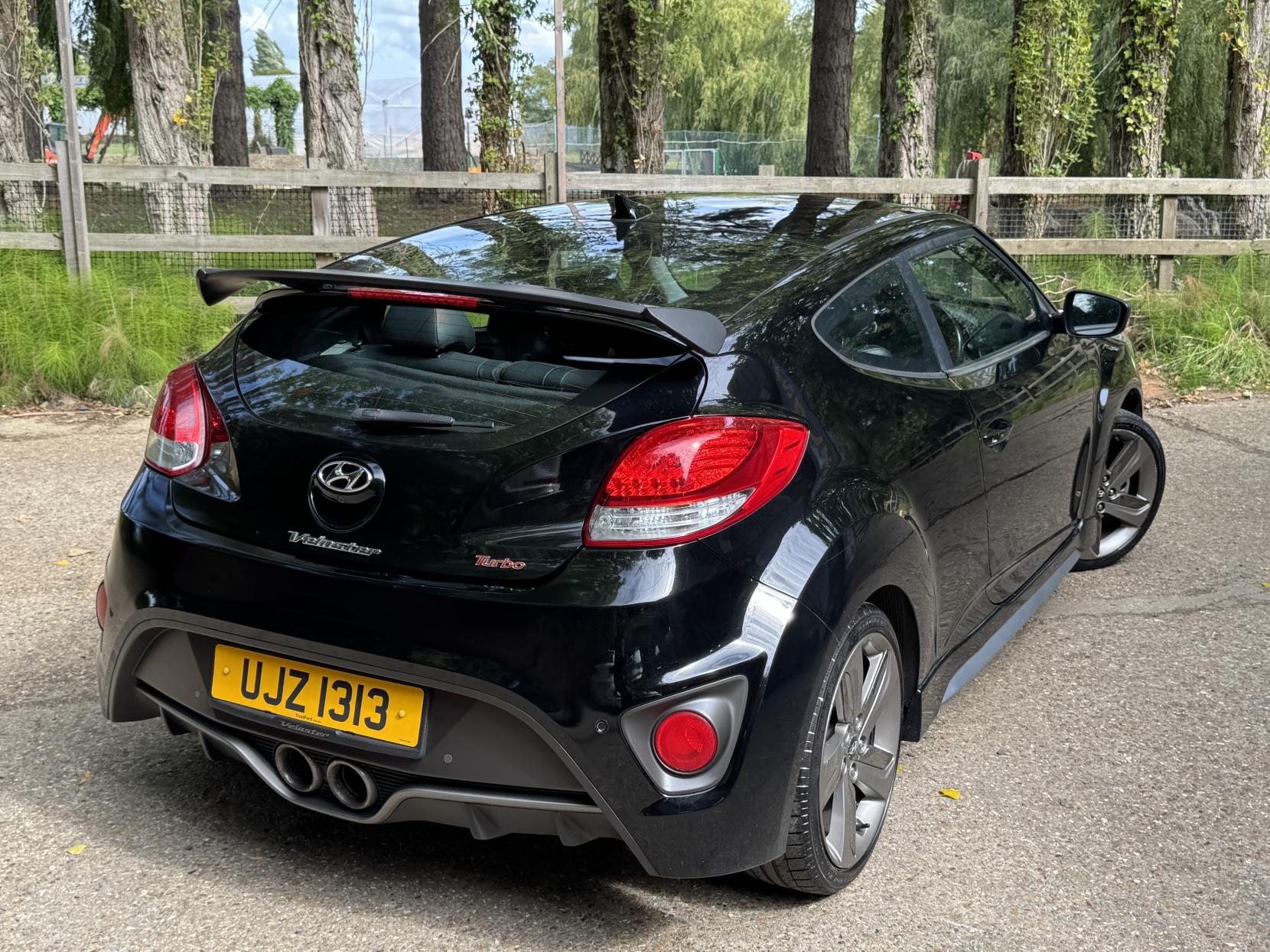 Hyundai Veloster 1.6 T-GDi Turbo SE Hatchback 4dr Petrol Manual Euro 5 (186 ps)