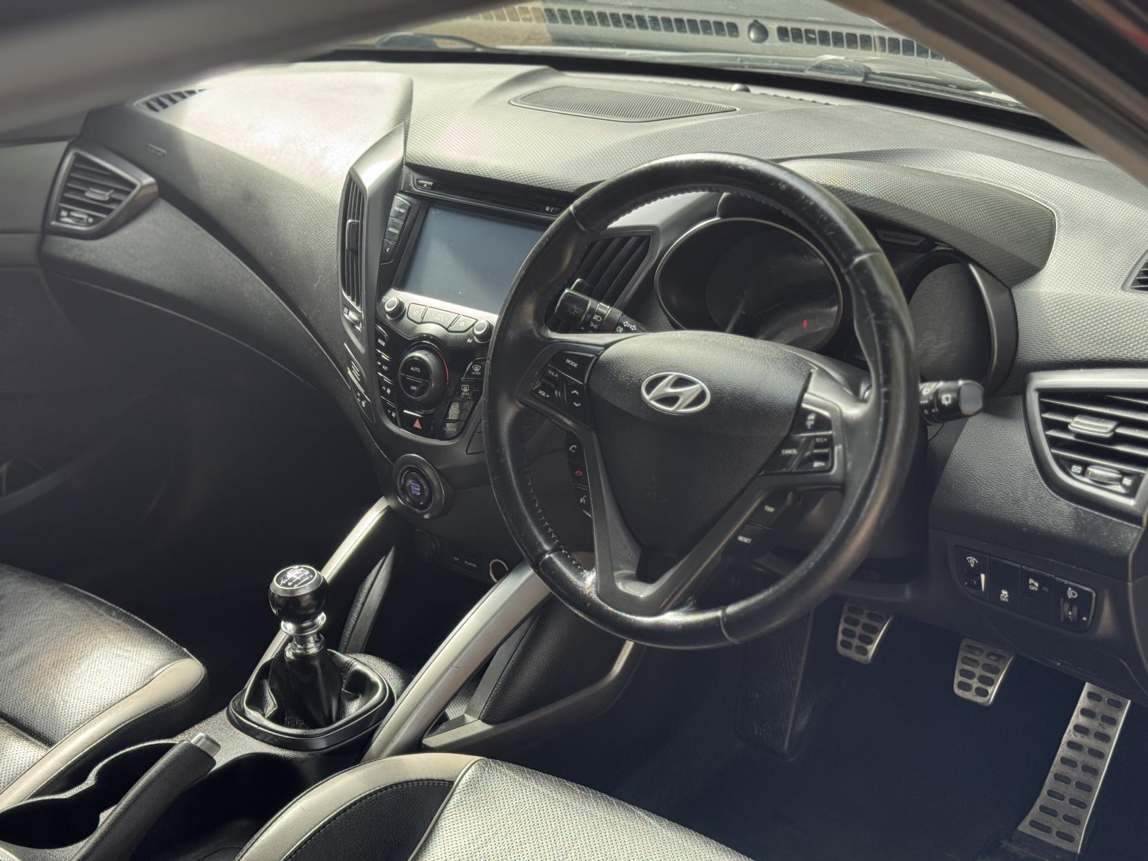 Hyundai Veloster 1.6 T-GDi Turbo SE Hatchback 4dr Petrol Manual Euro 5 (186 ps)