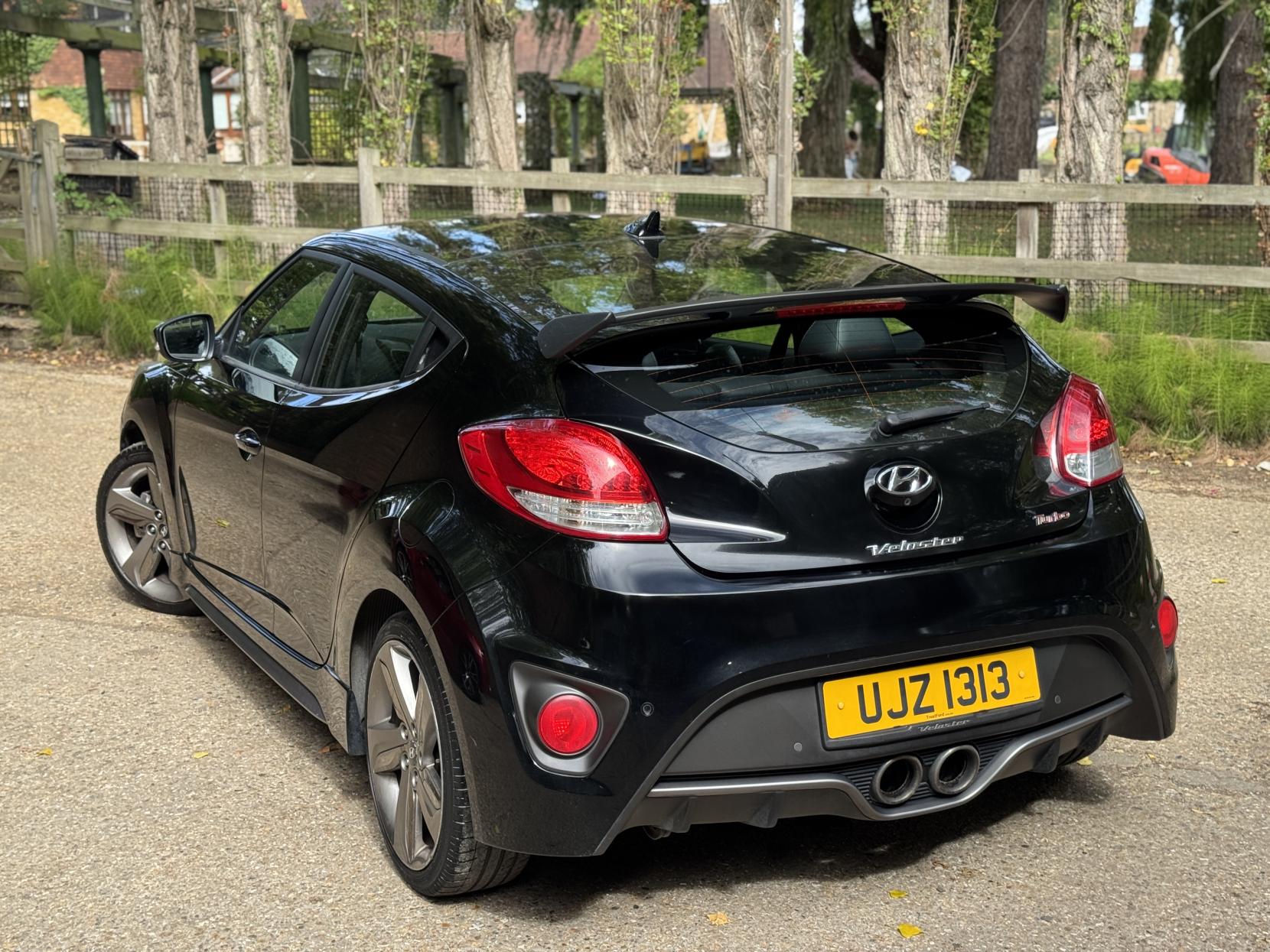 Hyundai Veloster 1.6 T-GDi Turbo SE Hatchback 4dr Petrol Manual Euro 5 (186 ps)