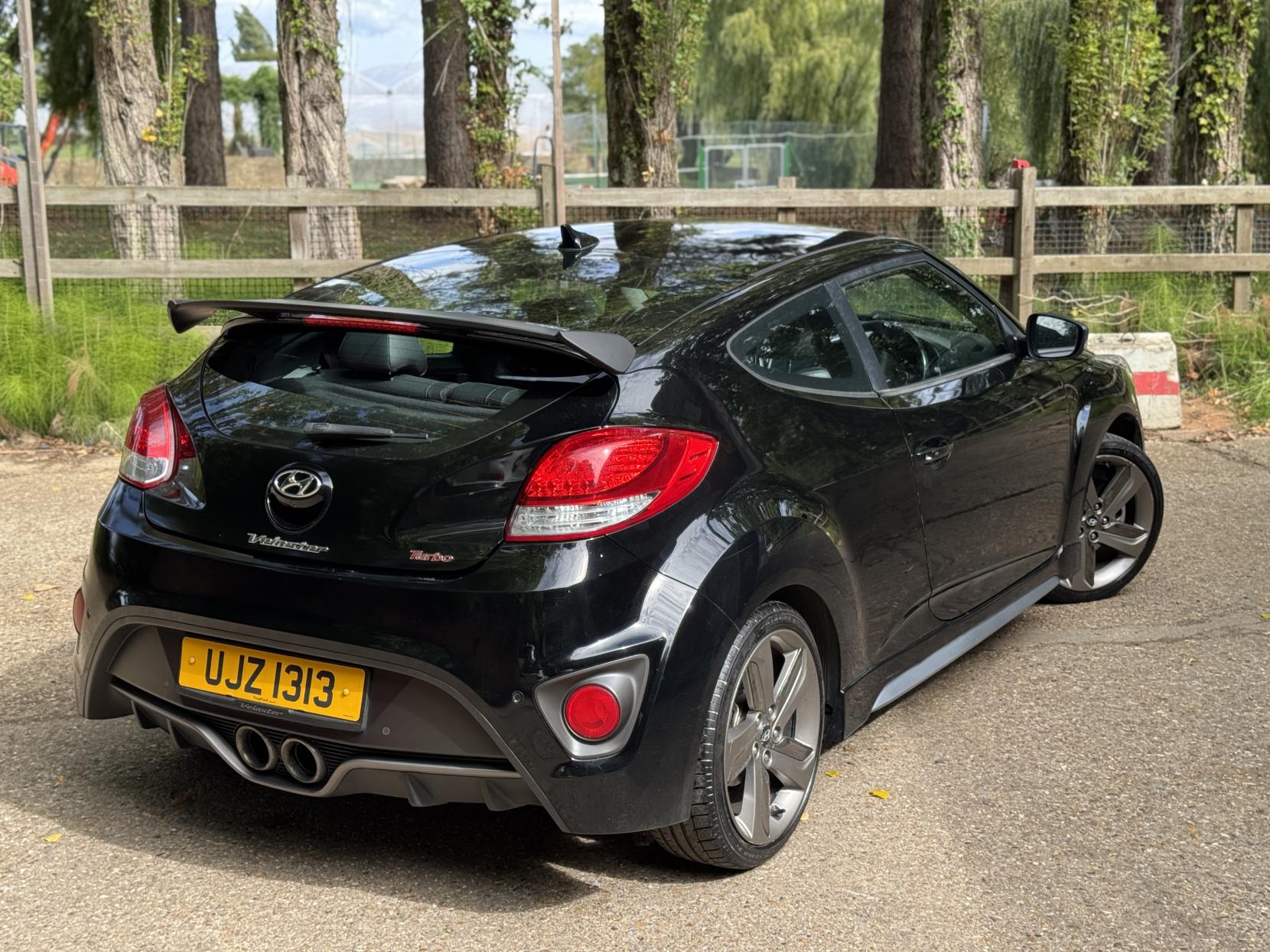 Hyundai Veloster 1.6 T-GDi Turbo SE Hatchback 4dr Petrol Manual Euro 5 (186 ps)