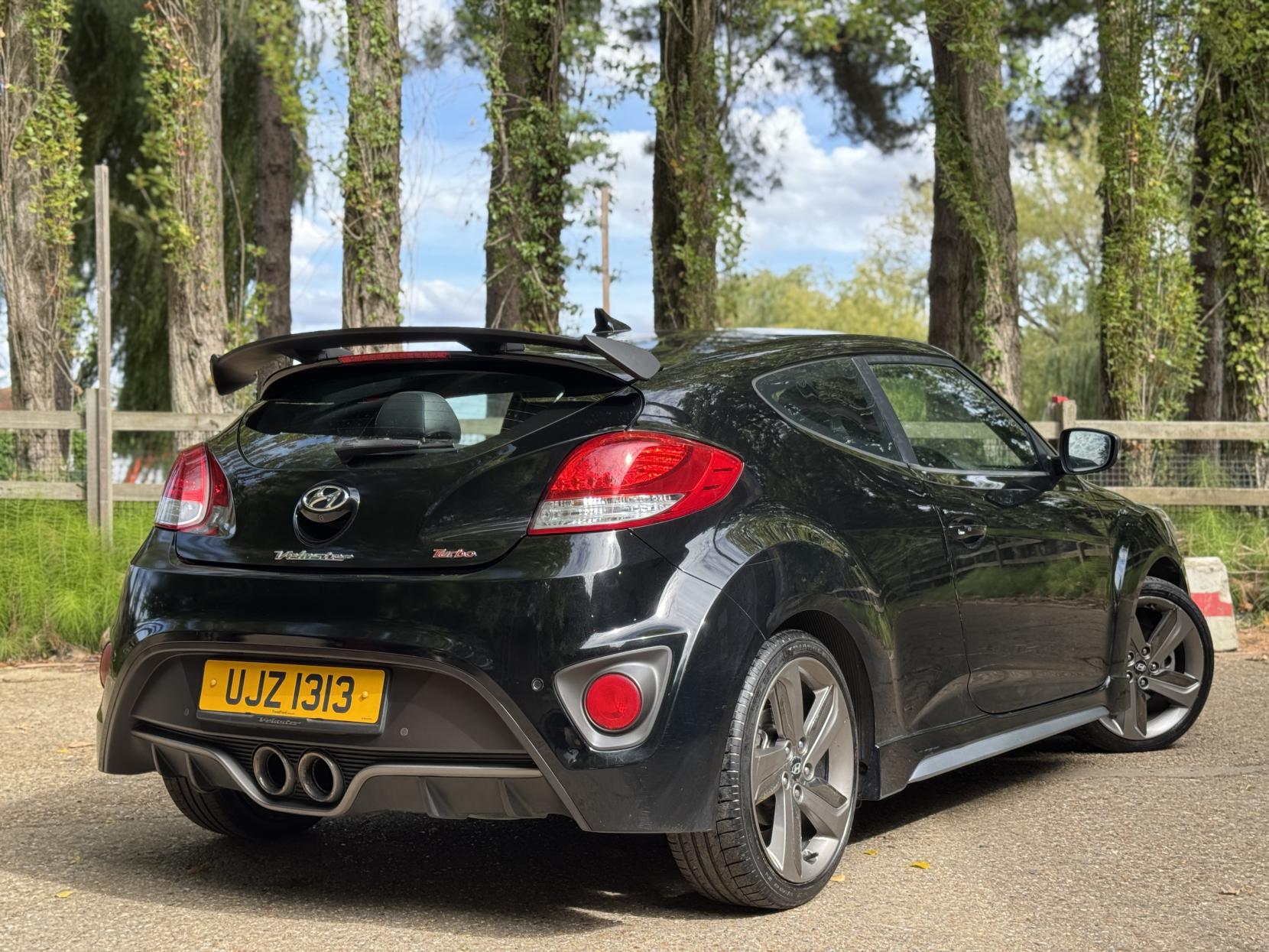Hyundai Veloster 1.6 T-GDi Turbo SE Hatchback 4dr Petrol Manual Euro 5 (186 ps)