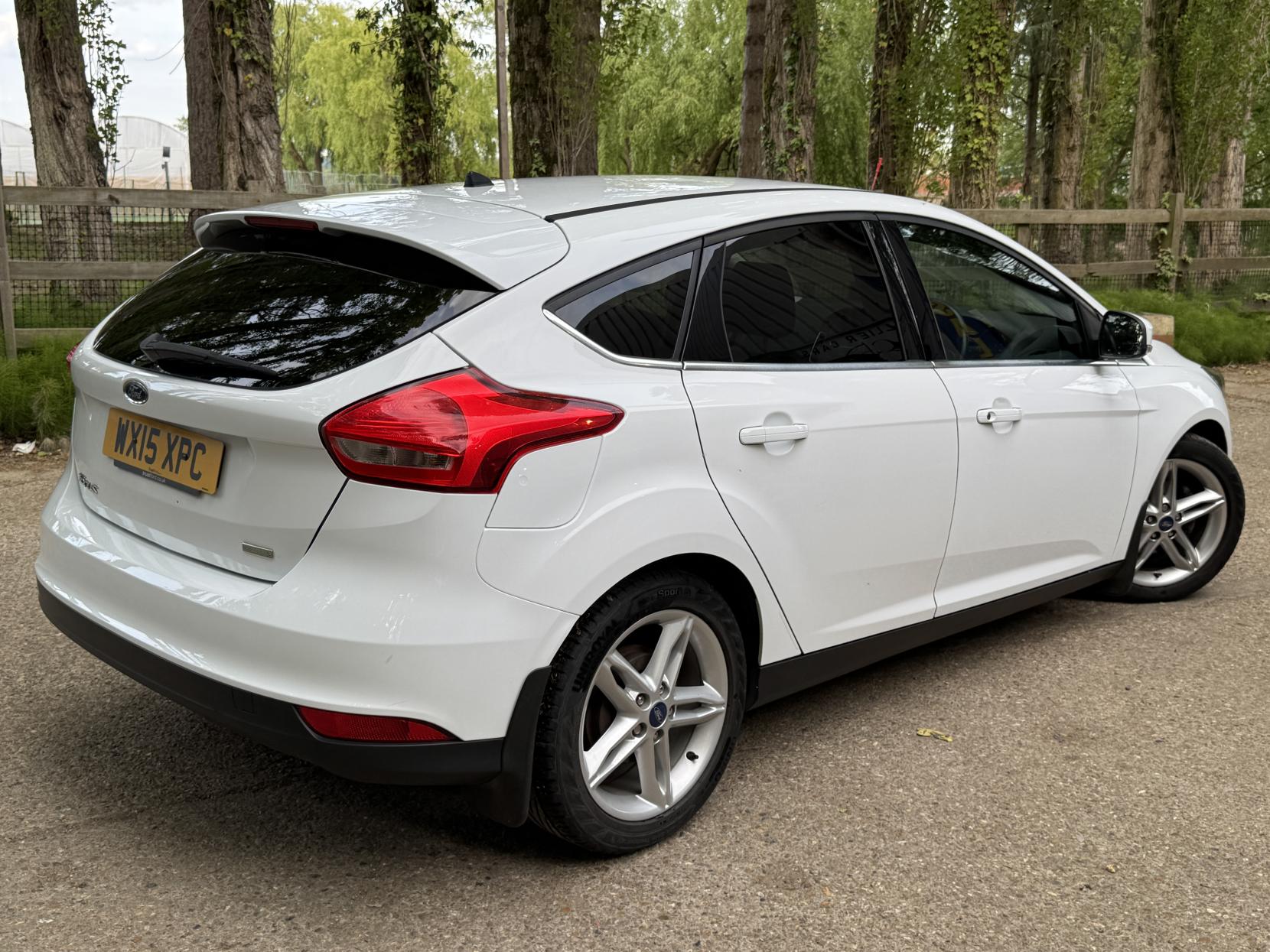 Ford Focus 1.0T EcoBoost Zetec Hatchback 5dr Petrol Manual Euro 6 (s/s) (125 ps)