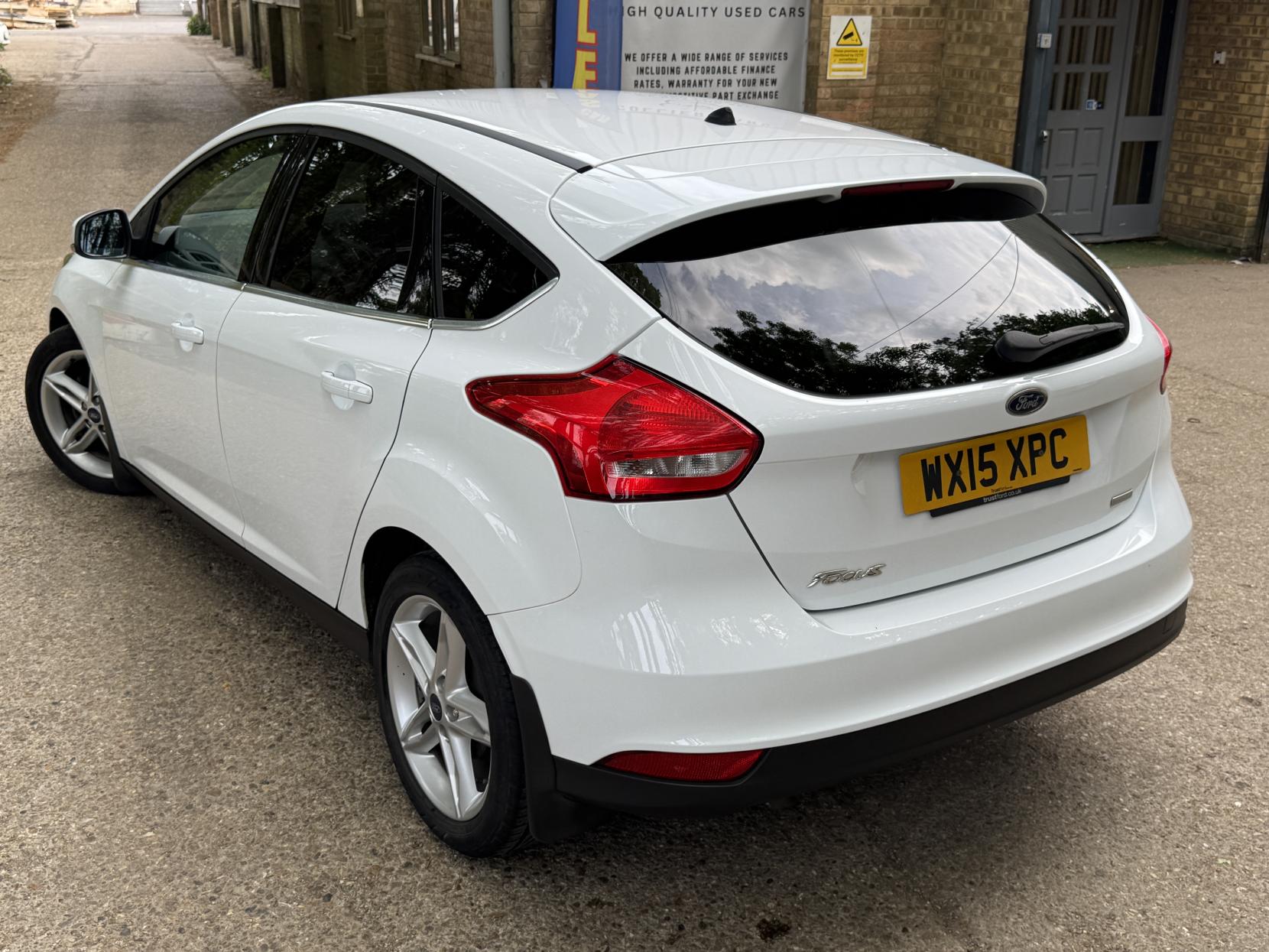 Ford Focus 1.0T EcoBoost Zetec Hatchback 5dr Petrol Manual Euro 6 (s/s) (125 ps)
