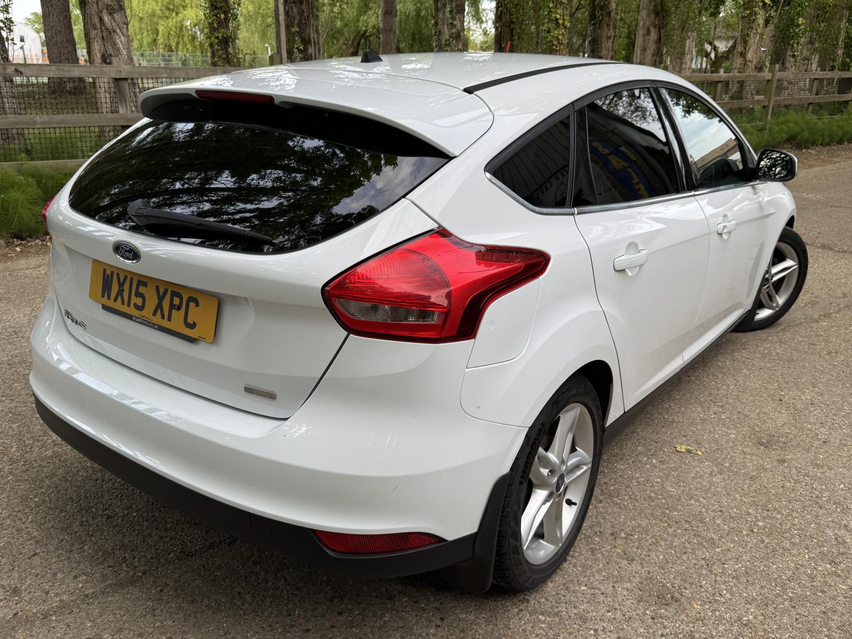 Ford Focus 1.0T EcoBoost Zetec Hatchback 5dr Petrol Manual Euro 6 (s/s) (125 ps)