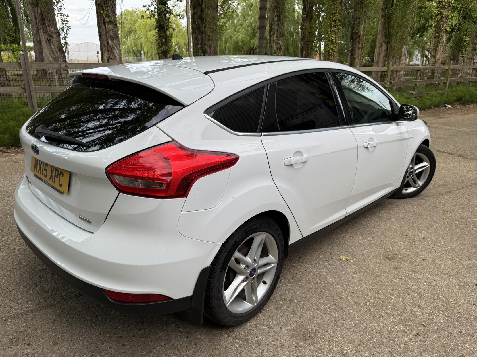Ford Focus 1.0T EcoBoost Zetec Hatchback 5dr Petrol Manual Euro 6 (s/s) (125 ps)