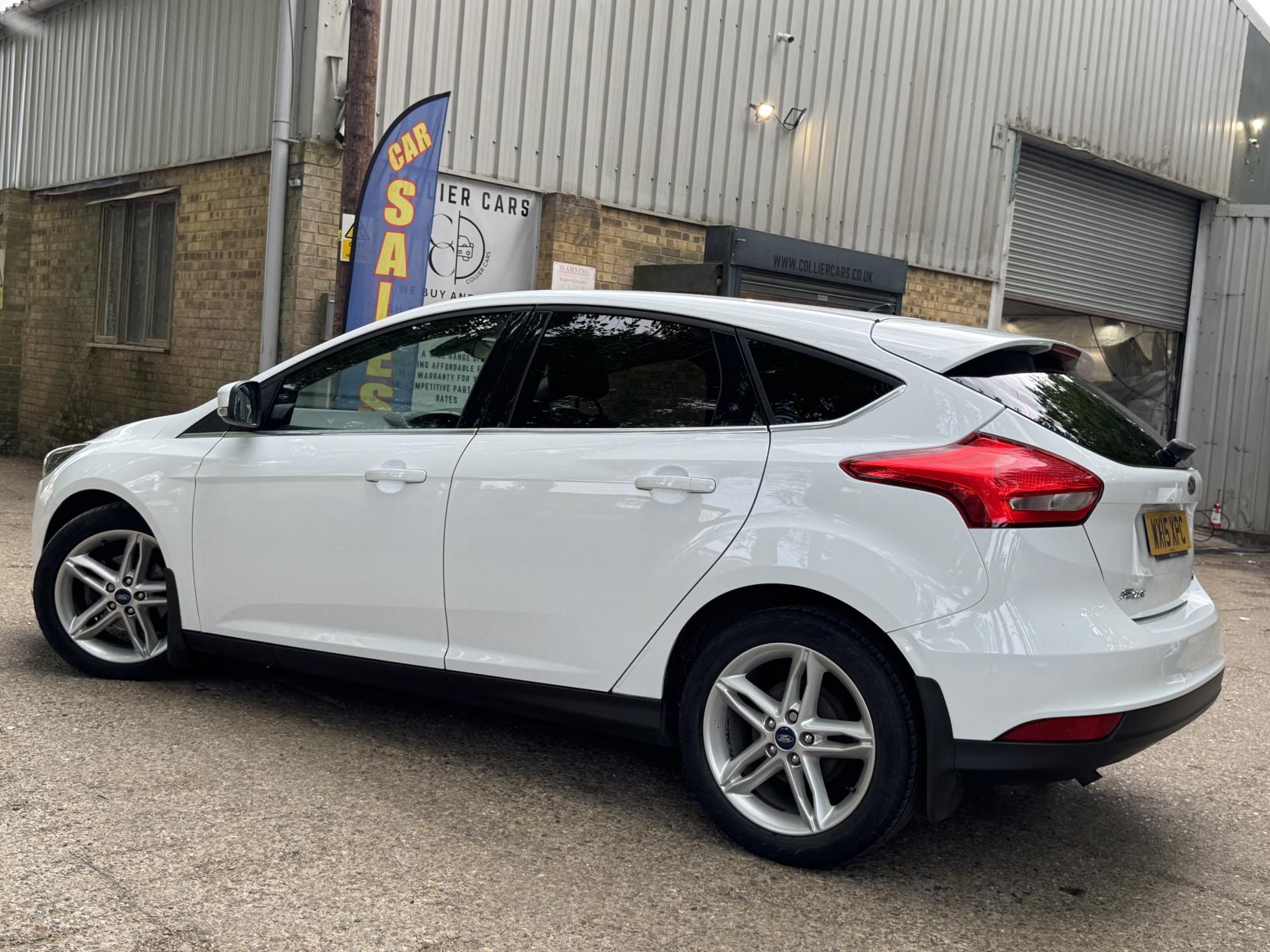 Ford Focus 1.0T EcoBoost Zetec Hatchback 5dr Petrol Manual Euro 6 (s/s) (125 ps)