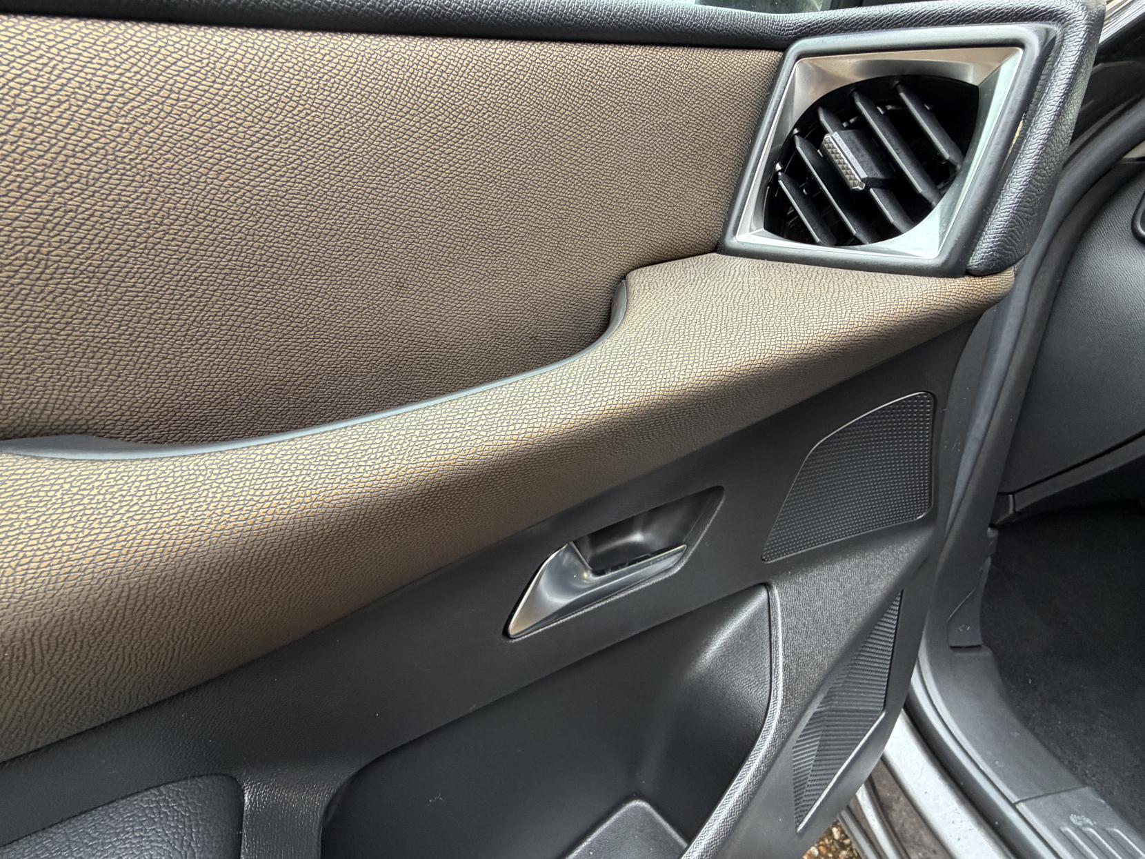 DS AUTOMOBILES DS 3 CROSSBACK 1.2 PureTech Prestige Crossback 5dr Petrol EAT8 Euro 6 (s/s) (130 ps)