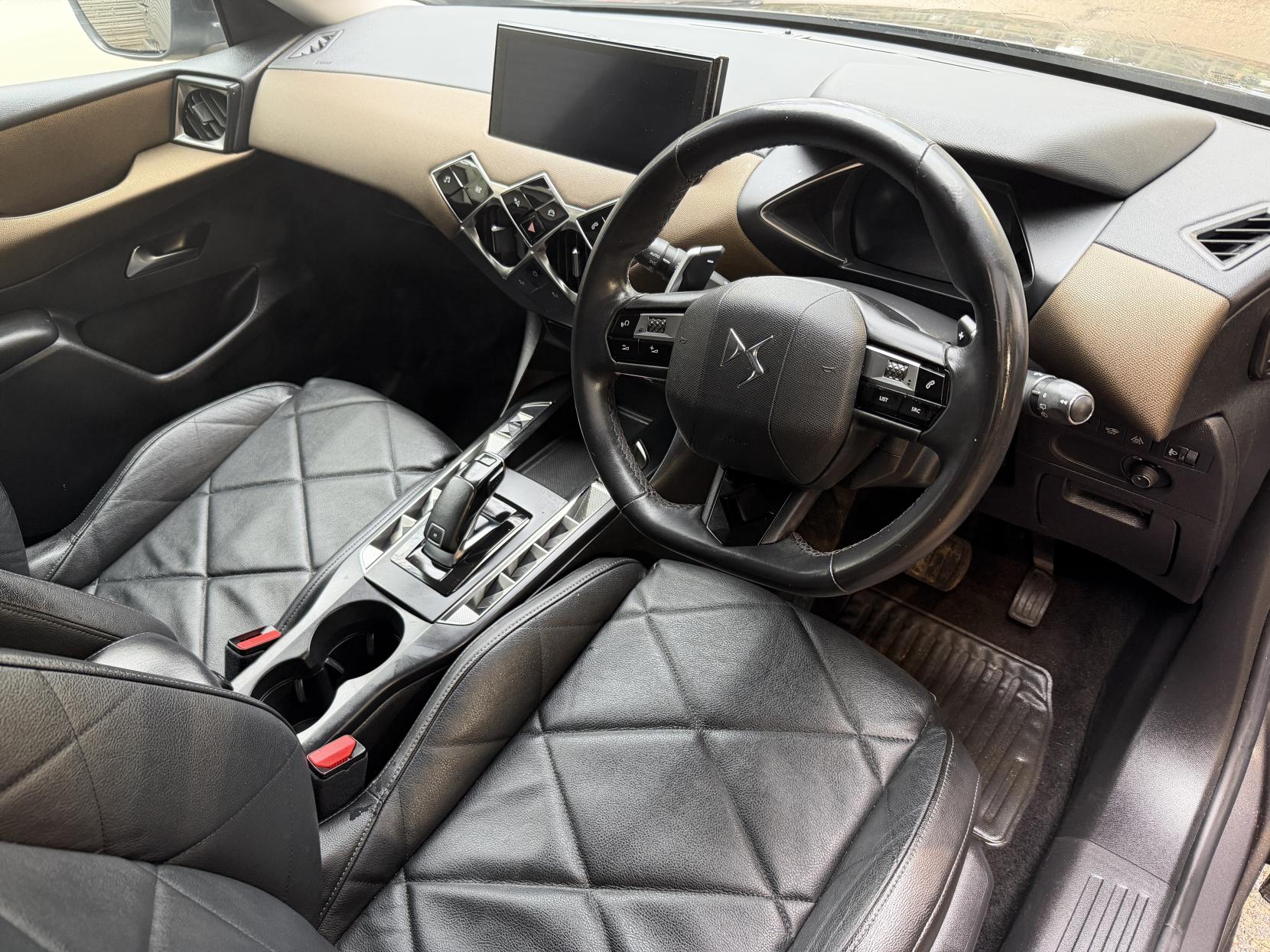 DS AUTOMOBILES DS 3 CROSSBACK 1.2 PureTech Prestige Crossback 5dr Petrol EAT8 Euro 6 (s/s) (130 ps)