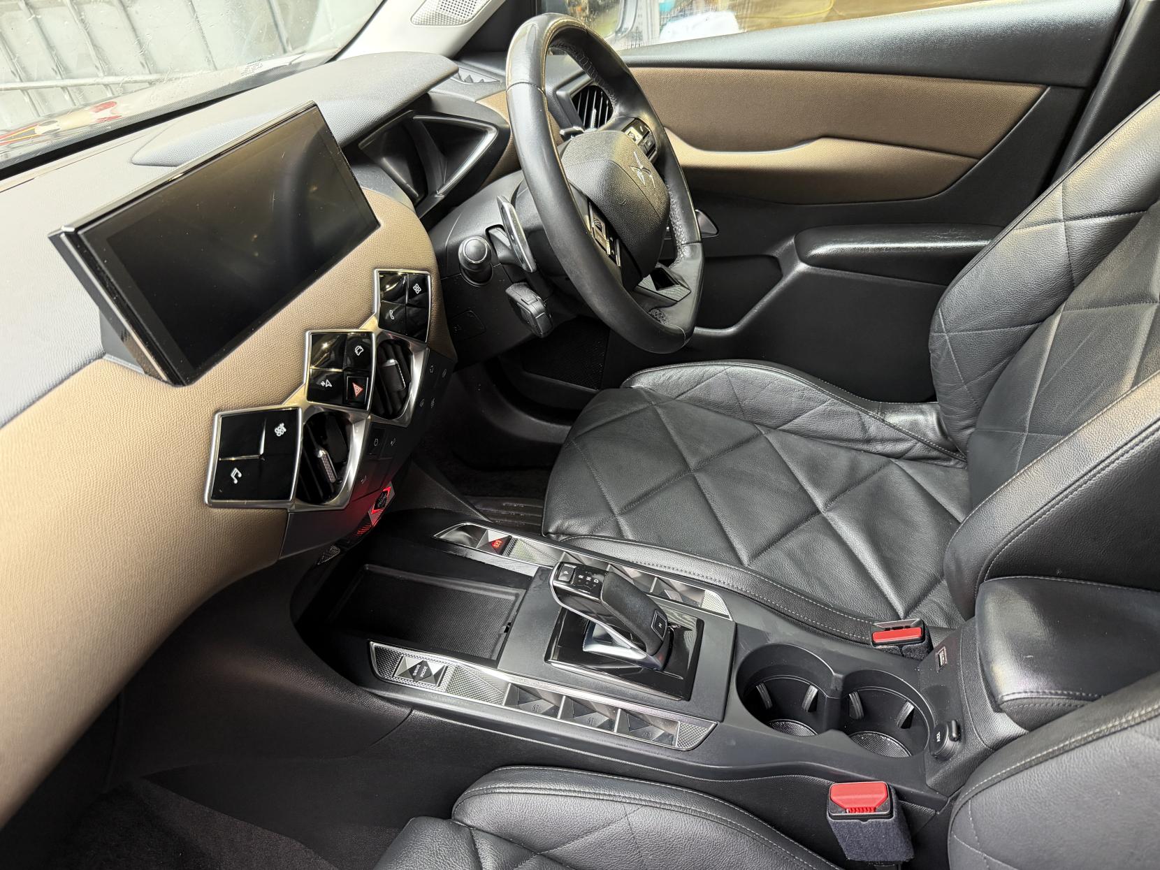 DS AUTOMOBILES DS 3 CROSSBACK 1.2 PureTech Prestige Crossback 5dr Petrol EAT8 Euro 6 (s/s) (130 ps)