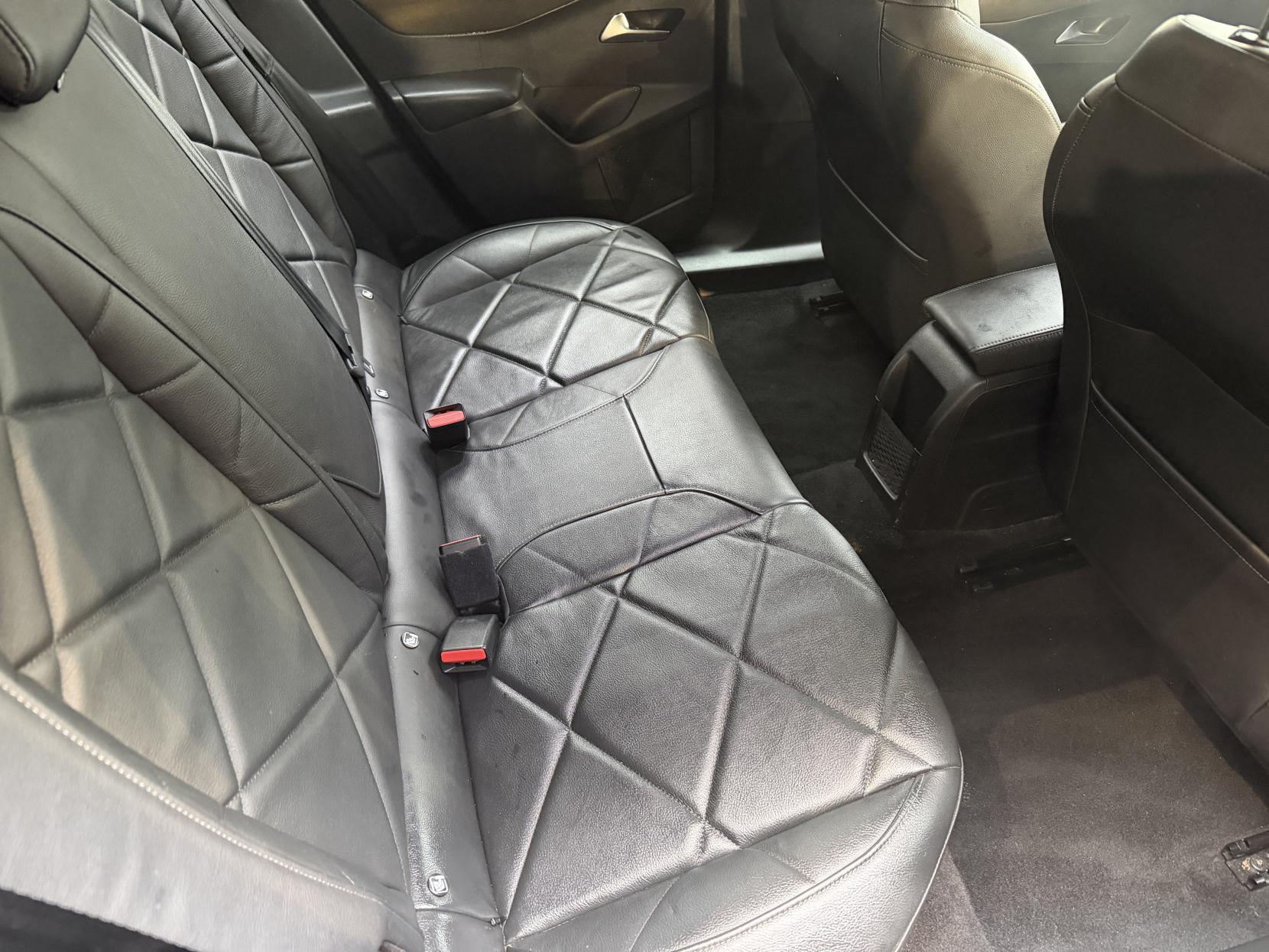 DS AUTOMOBILES DS 3 CROSSBACK 1.2 PureTech Prestige Crossback 5dr Petrol EAT8 Euro 6 (s/s) (130 ps)