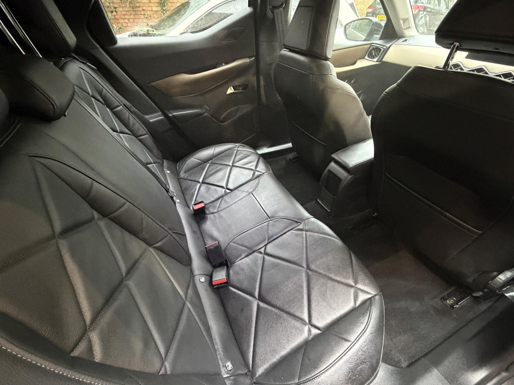 DS AUTOMOBILES DS 3 CROSSBACK 1.2 PureTech Prestige Crossback 5dr Petrol EAT8 Euro 6 (s/s) (130 ps)