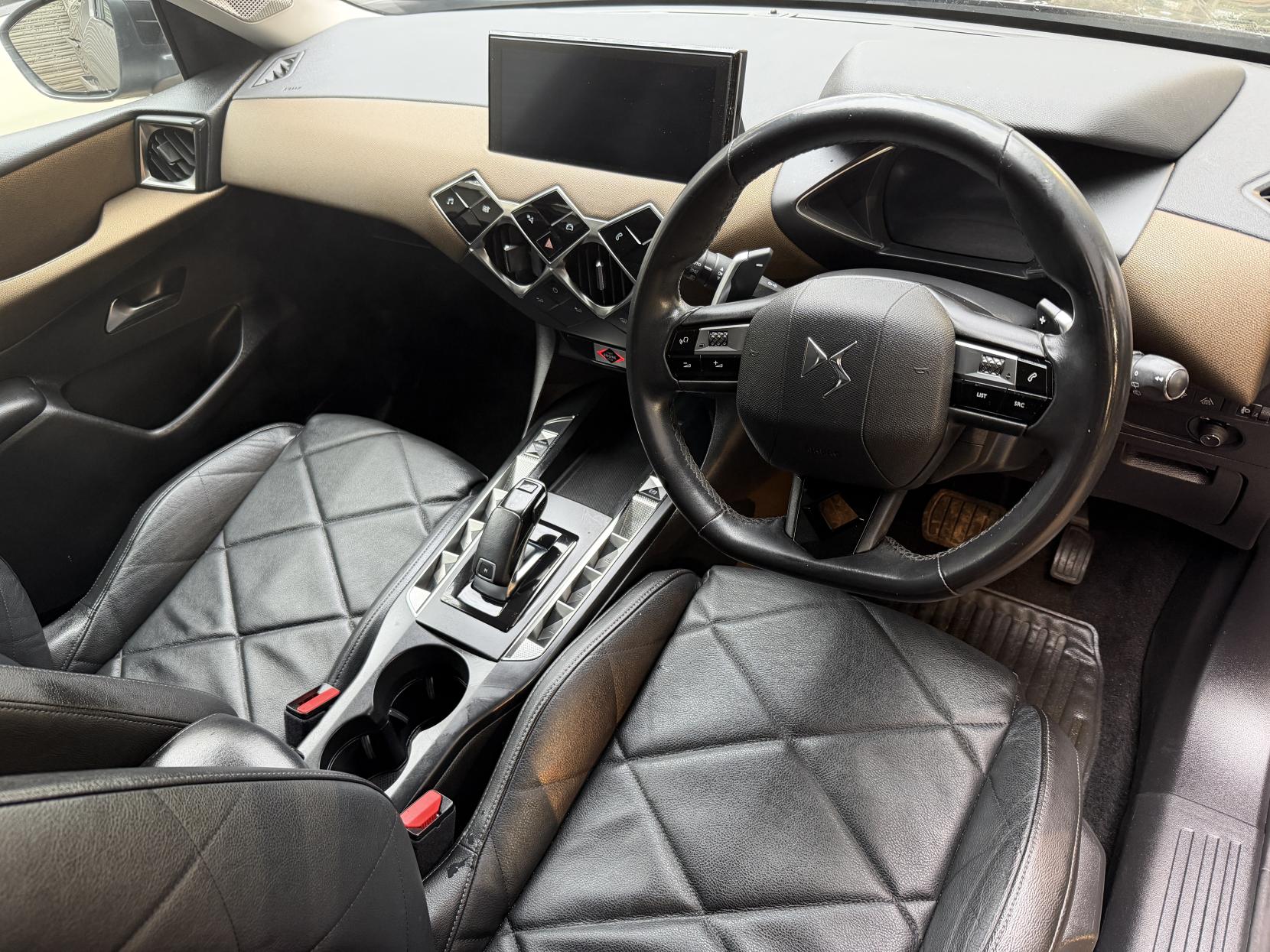 DS AUTOMOBILES DS 3 CROSSBACK 1.2 PureTech Prestige Crossback 5dr Petrol EAT8 Euro 6 (s/s) (130 ps)