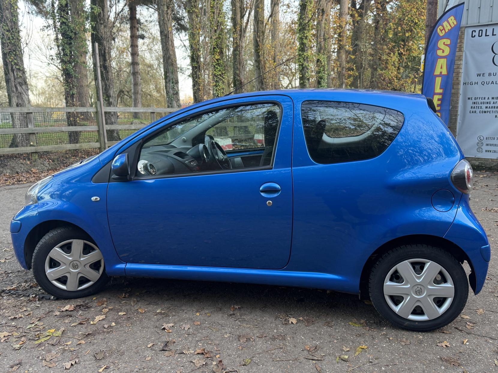 Toyota AYGO 1.0 VVT-i Blue Hatchback 3dr Petrol Manual Euro 5 (67 ps)